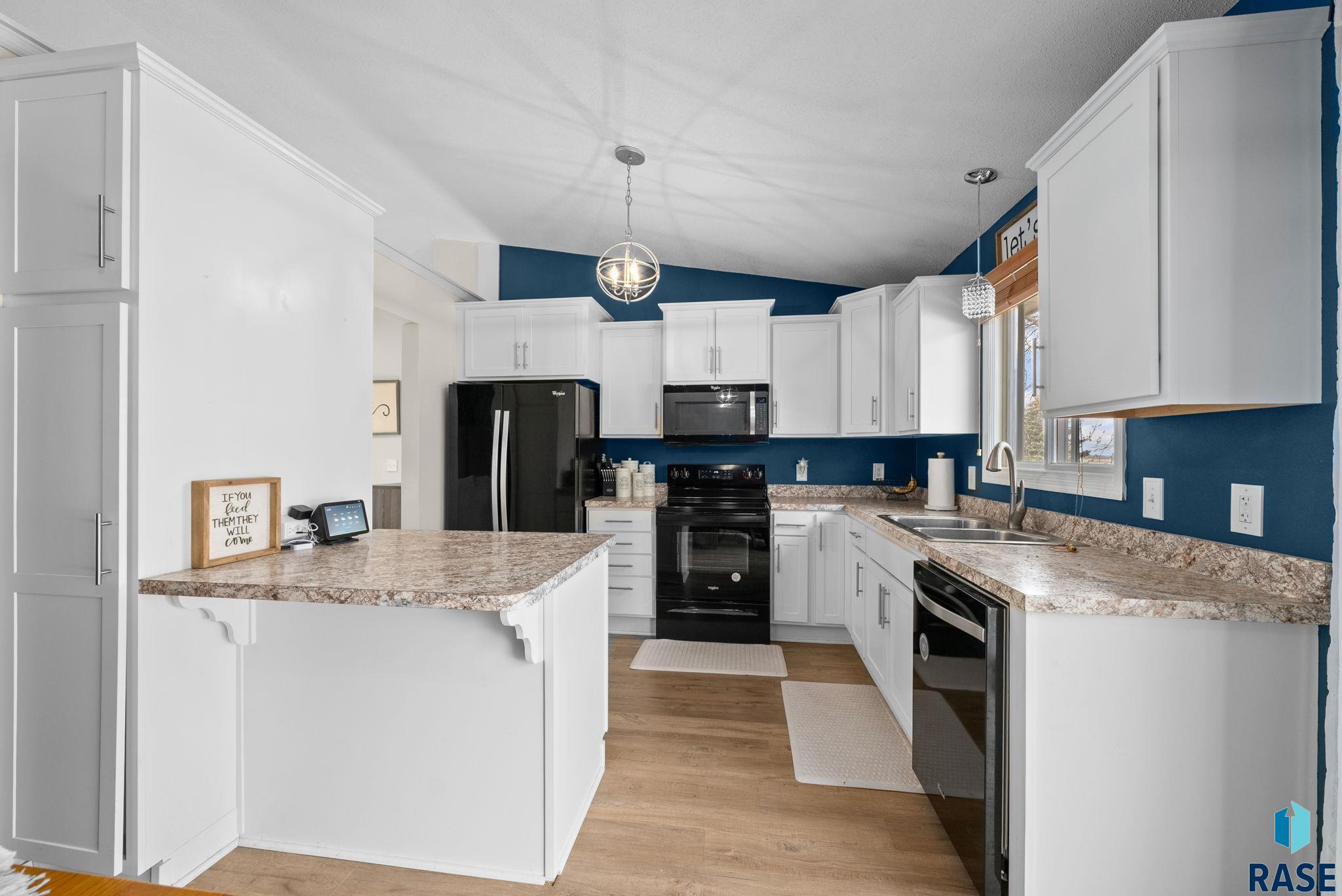 Sioux Falls, South Dakota 57110, United States, 3 Bedrooms Bedrooms, ,2 BathroomsBathrooms,Residential,Pending,117782