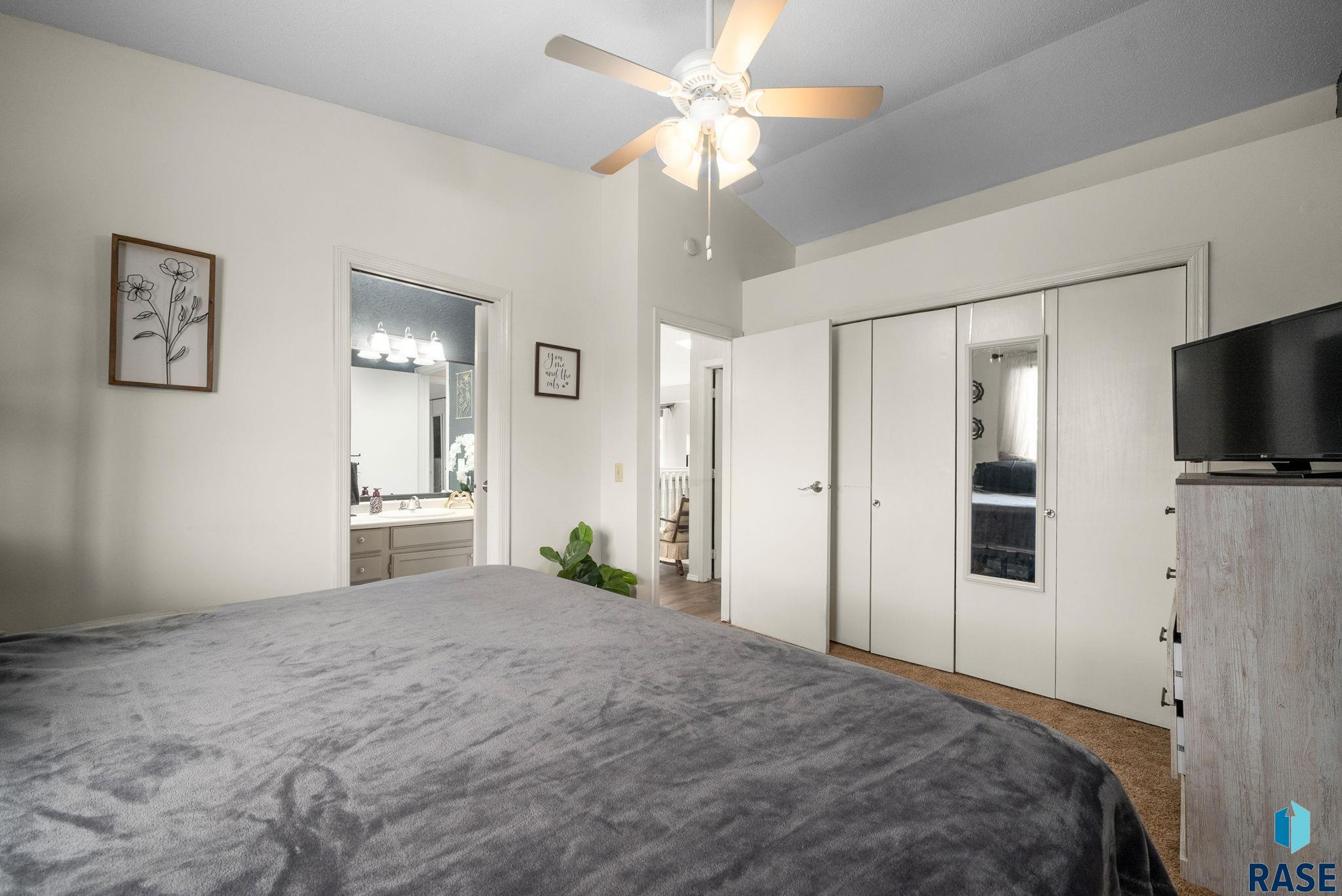 Sioux Falls, South Dakota 57110, United States, 3 Bedrooms Bedrooms, ,2 BathroomsBathrooms,Residential,Pending,117782