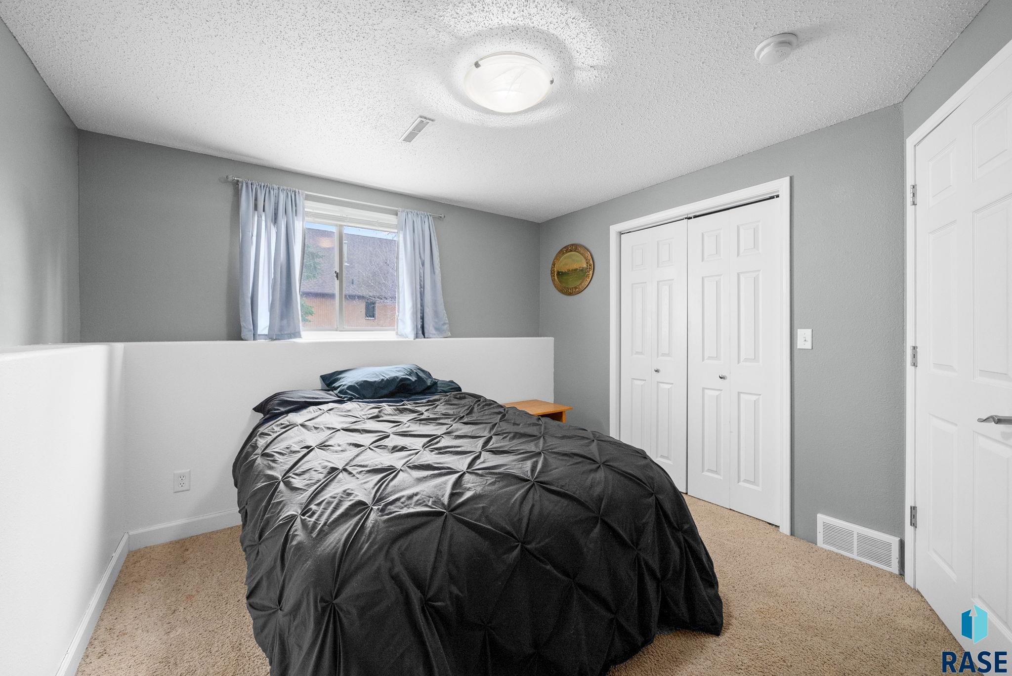 Sioux Falls, South Dakota 57110, United States, 3 Bedrooms Bedrooms, ,2 BathroomsBathrooms,Residential,Pending,117782