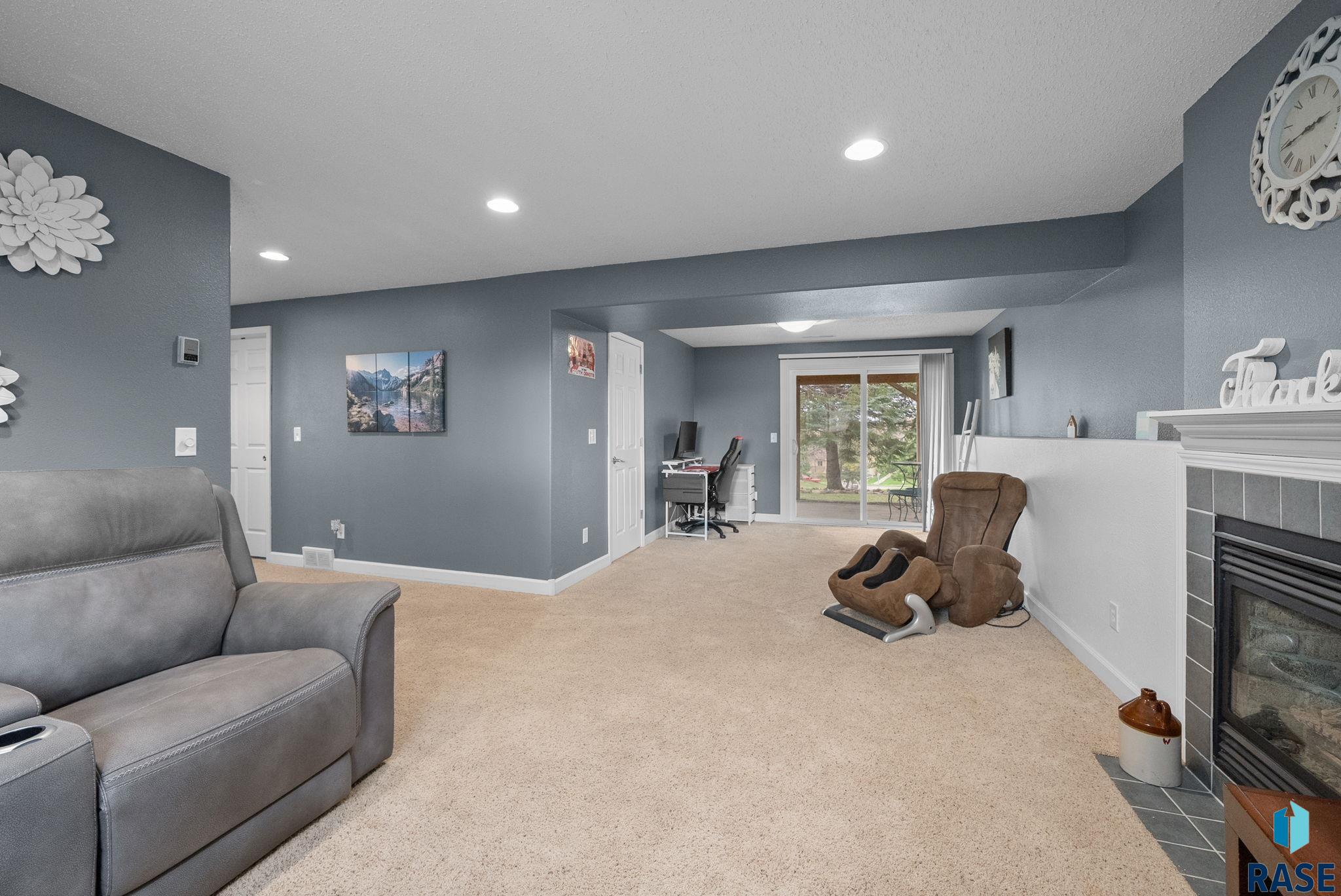 Sioux Falls, South Dakota 57110, United States, 3 Bedrooms Bedrooms, ,2 BathroomsBathrooms,Residential,Pending,117782