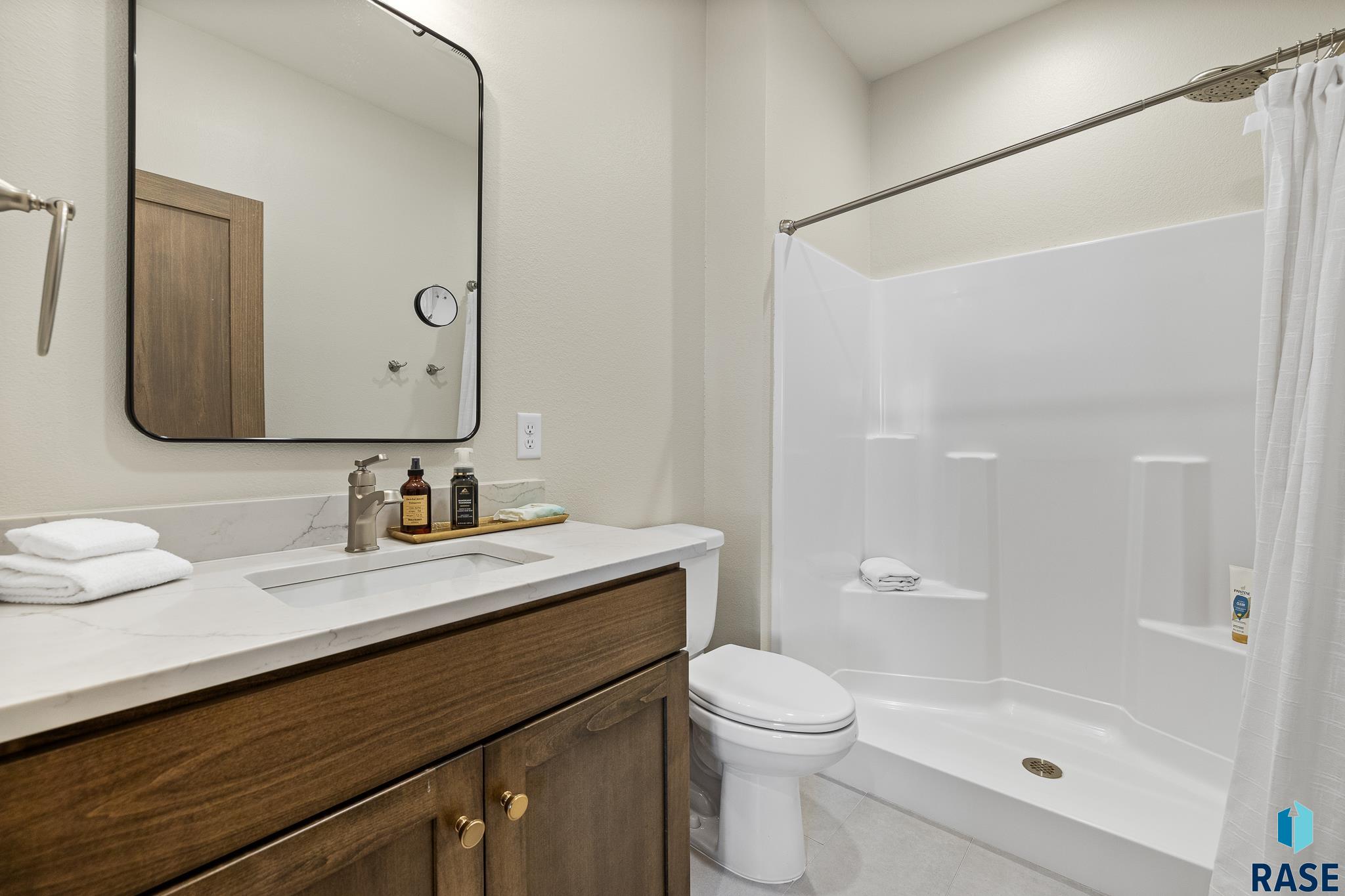 Sturgis, South Dakota 57785, United States, 5 Bedrooms Bedrooms, ,6 BathroomsBathrooms,Residential,Active,37774