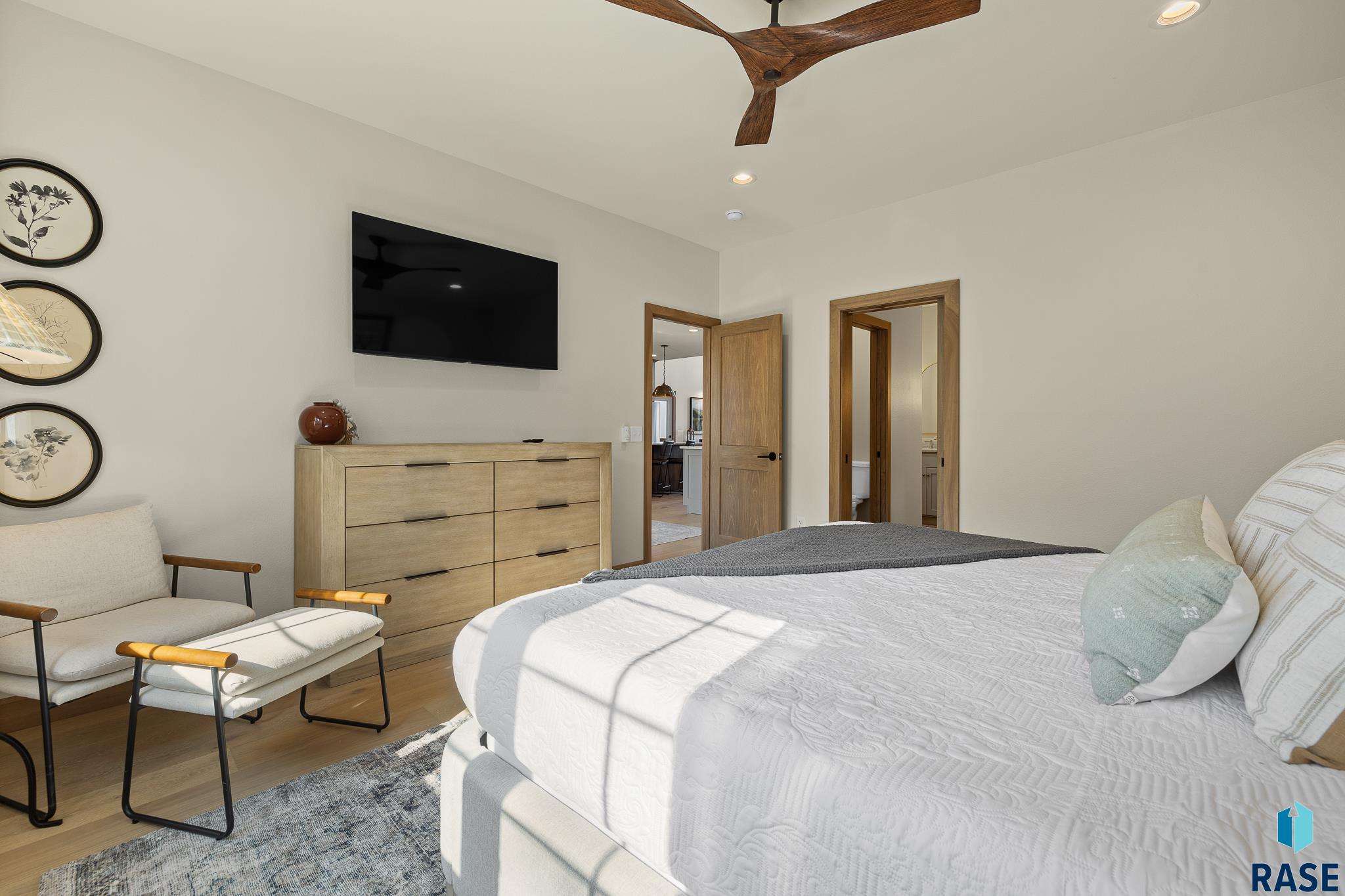 Sturgis, South Dakota 57785, United States, 5 Bedrooms Bedrooms, ,6 BathroomsBathrooms,Residential,Active,37774