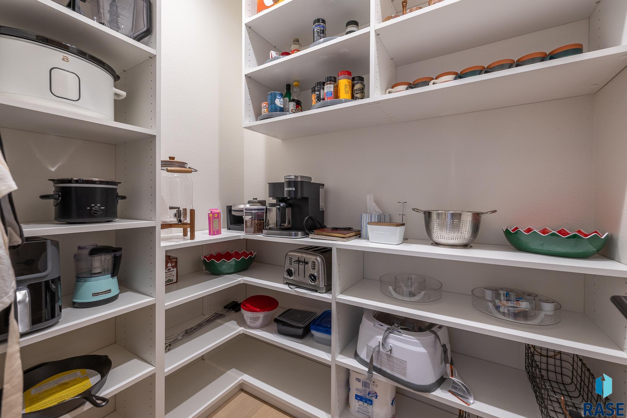 Sturgis, South Dakota 57785, United States, 5 Bedrooms Bedrooms, ,6 BathroomsBathrooms,Residential,Active,37774