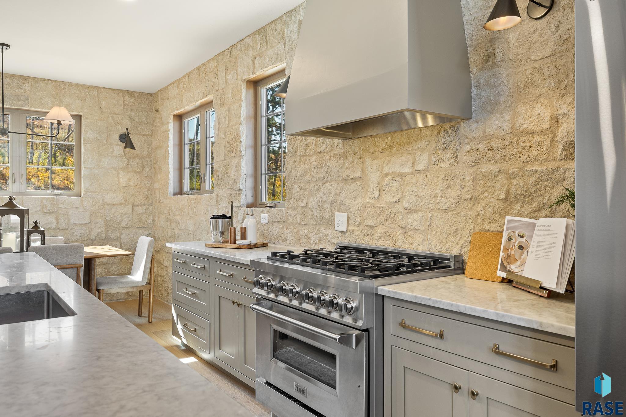 Sturgis, South Dakota 57785, United States, 5 Bedrooms Bedrooms, ,6 BathroomsBathrooms,Residential,Active,37774