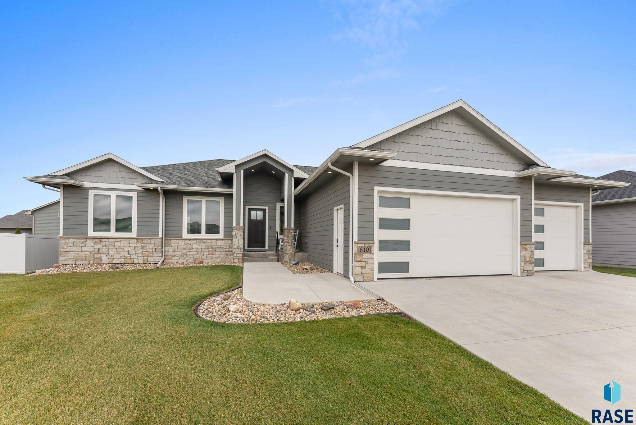 810 Johnson Creek Ct Court, Harrisburg, South Dakota image 1