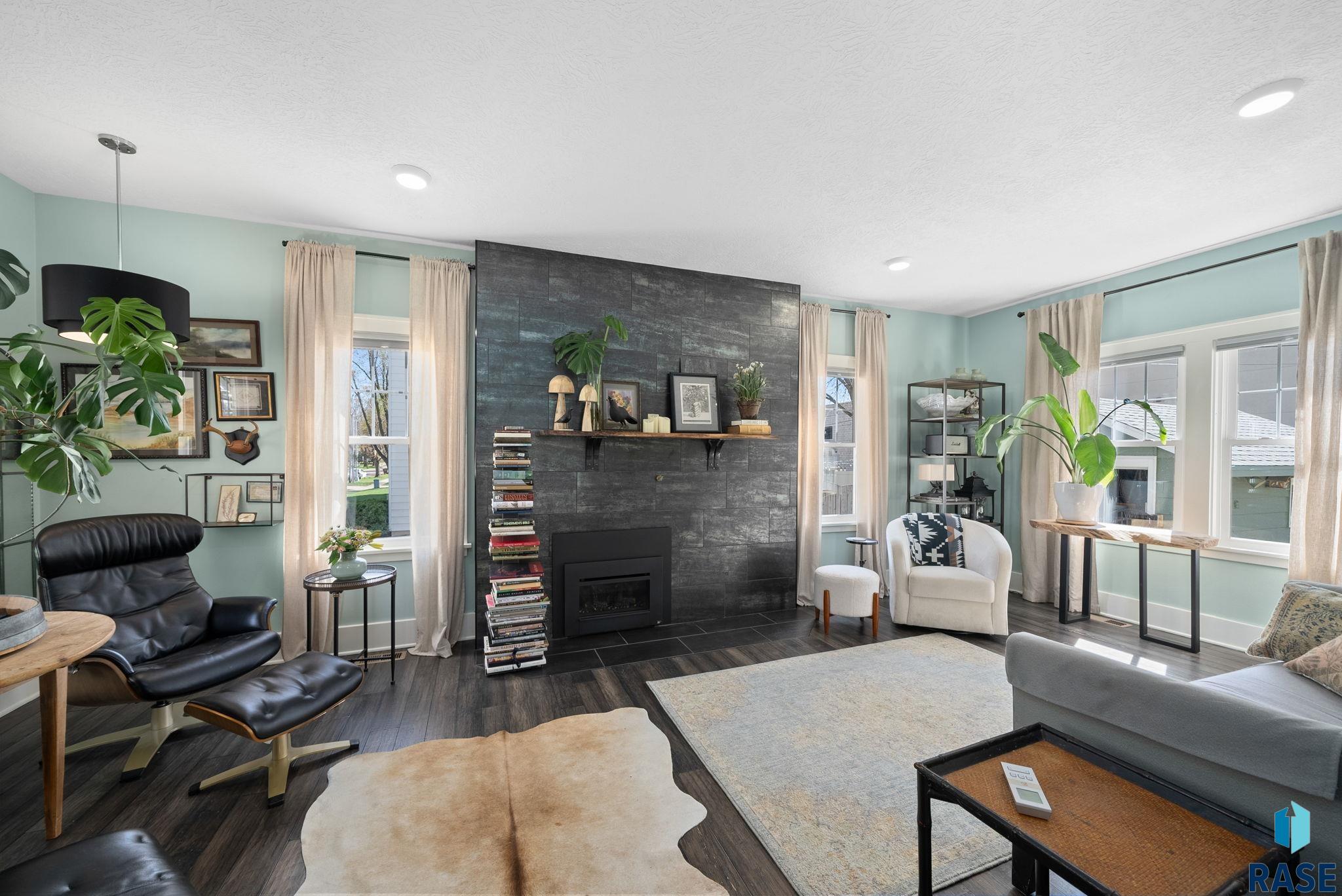 Sioux Falls, South Dakota 57105, United States, 3 Bedrooms Bedrooms, ,2 BathroomsBathrooms,Residential,Active,119544