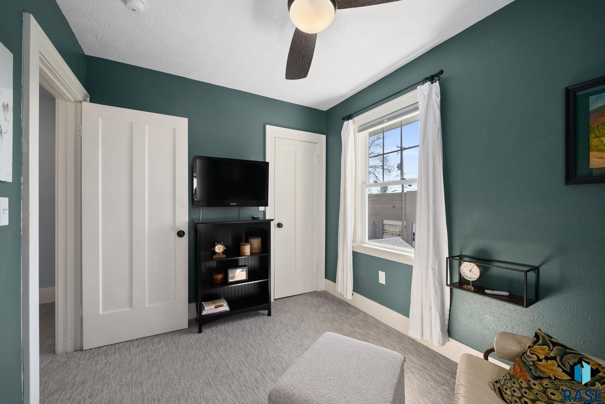 Sioux Falls, South Dakota 57105, United States, 3 Bedrooms Bedrooms, ,2 BathroomsBathrooms,Residential,Active,119544