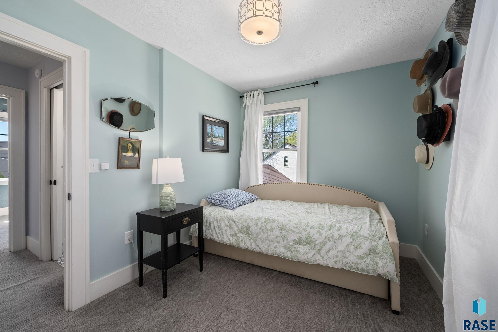 Sioux Falls, South Dakota 57105, United States, 3 Bedrooms Bedrooms, ,2 BathroomsBathrooms,Residential,Active,119544