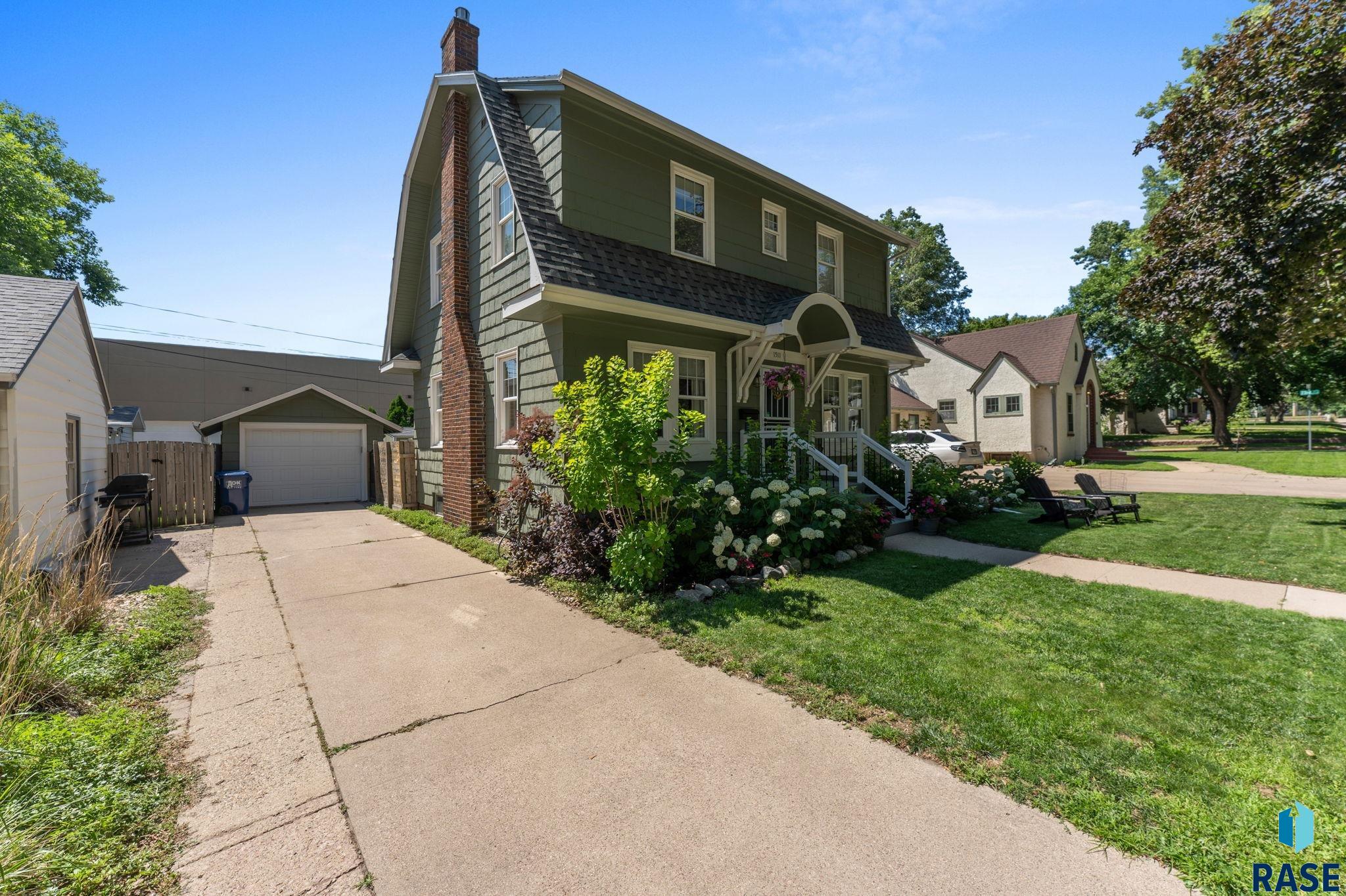 Sioux Falls, South Dakota 57105, United States, 3 Bedrooms Bedrooms, ,2 BathroomsBathrooms,Residential,Active,119544