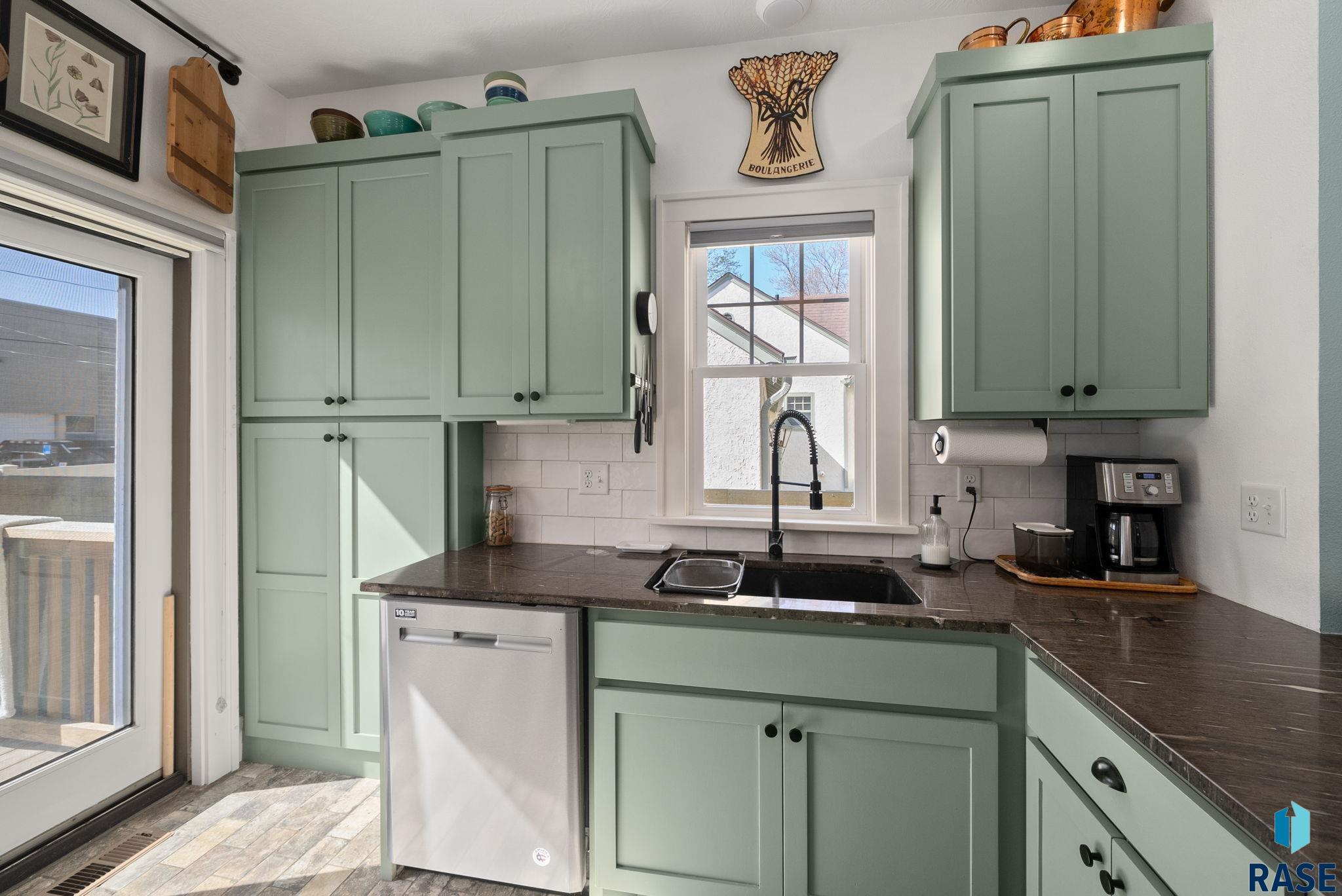 Sioux Falls, South Dakota 57105, United States, 3 Bedrooms Bedrooms, ,2 BathroomsBathrooms,Residential,Active,119544