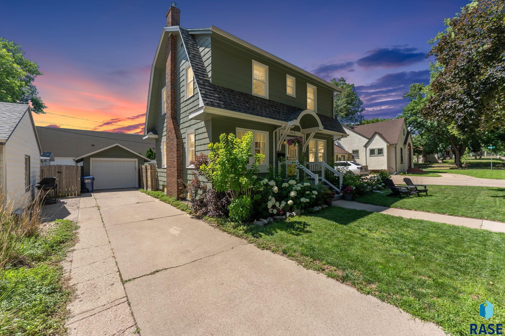 Sioux Falls, South Dakota 57105, United States, 3 Bedrooms Bedrooms, ,2 BathroomsBathrooms,Residential,Active,119544