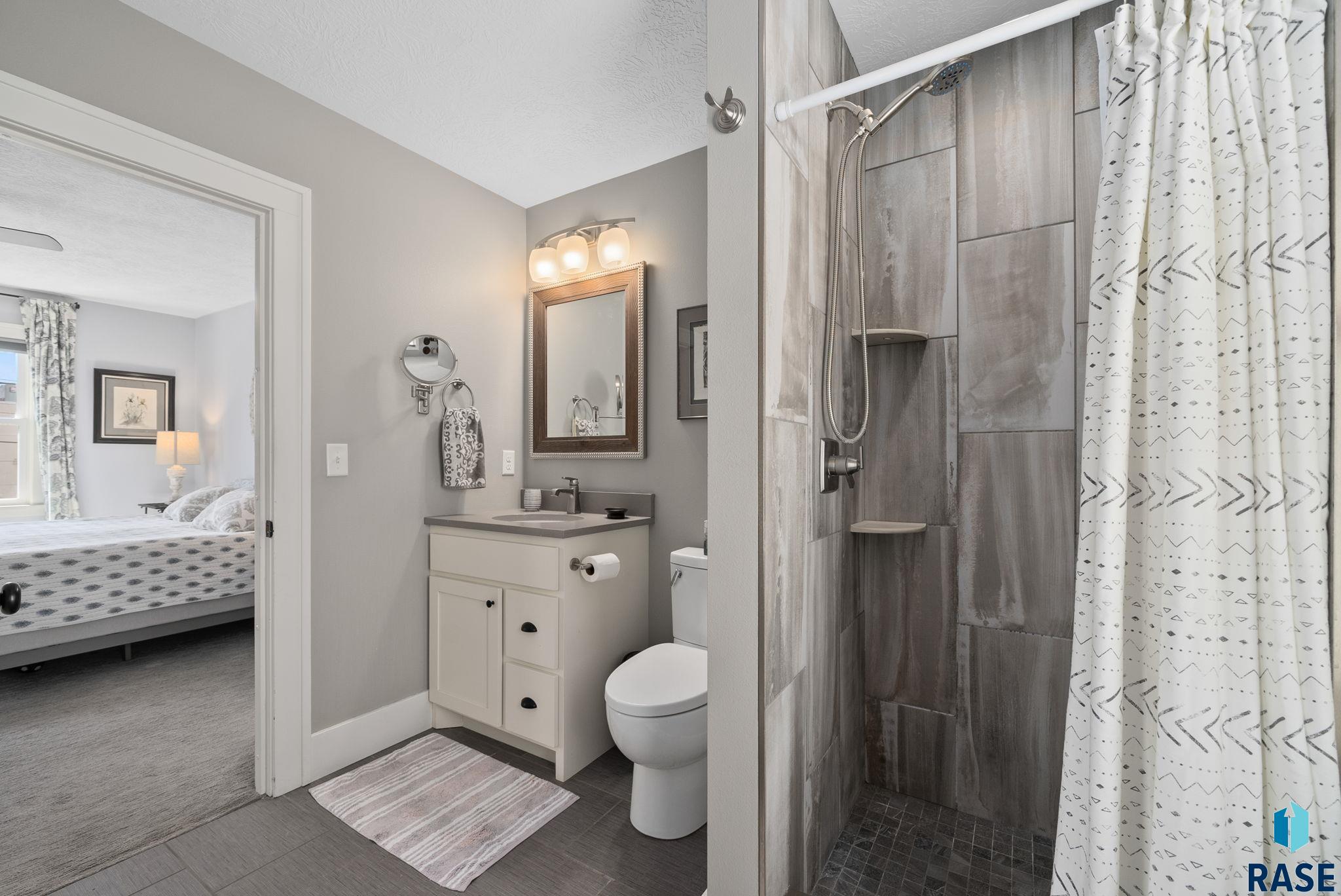 Sioux Falls, South Dakota 57105, United States, 3 Bedrooms Bedrooms, ,2 BathroomsBathrooms,Residential,Active,119544