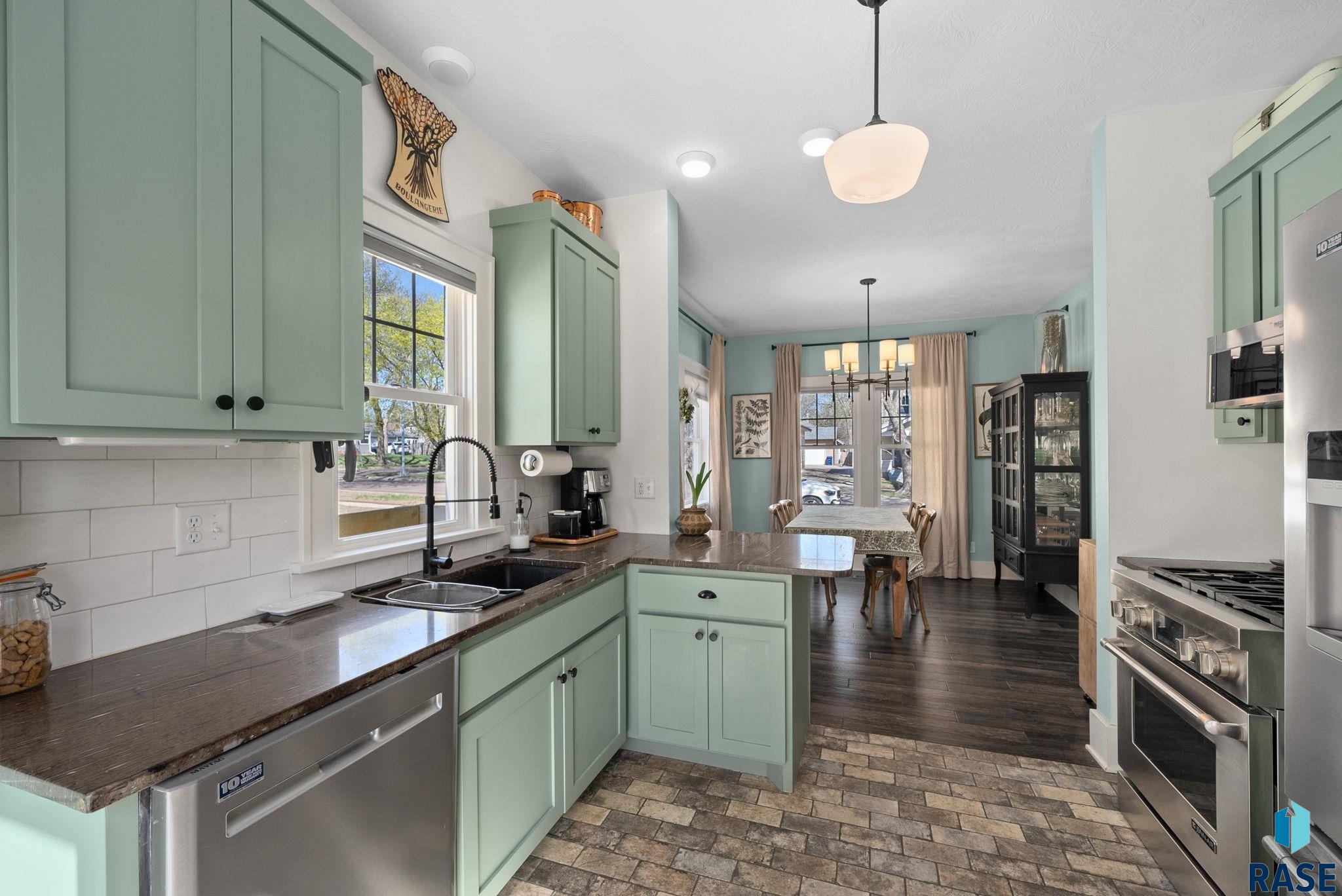 Sioux Falls, South Dakota 57105, United States, 3 Bedrooms Bedrooms, ,2 BathroomsBathrooms,Residential,Active,119544