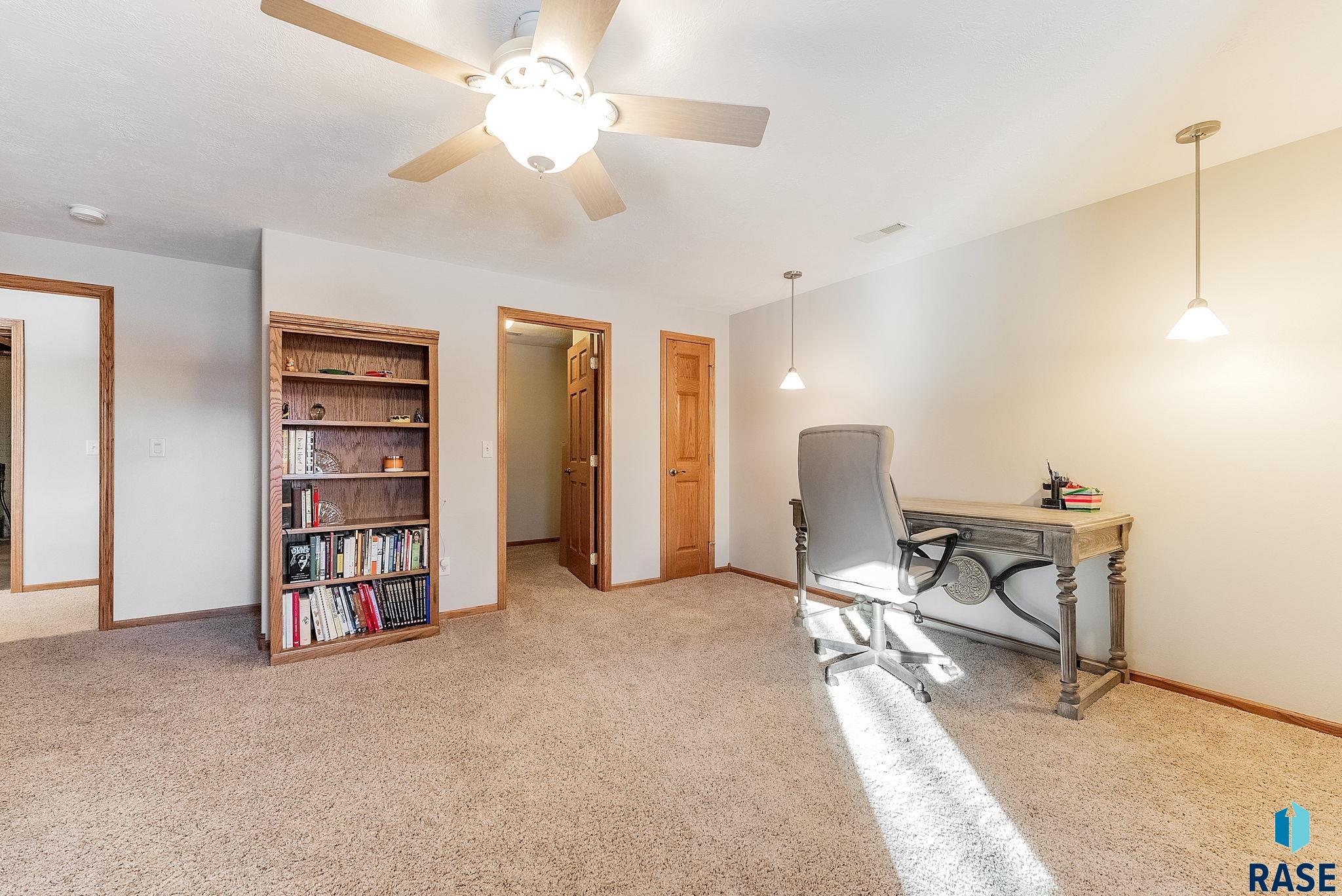 1804 S Strabane Cir Circle, Sioux Falls, South Dakota image 24