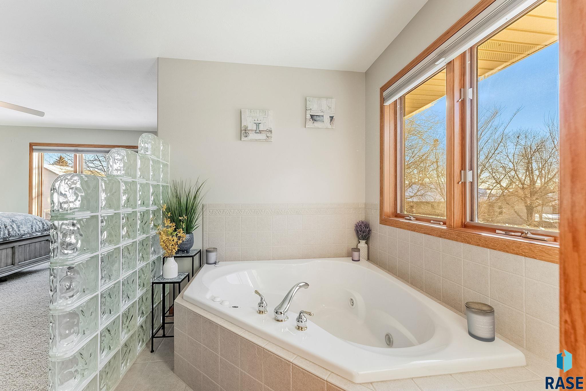 1804 S Strabane Cir Circle, Sioux Falls, South Dakota image 14
