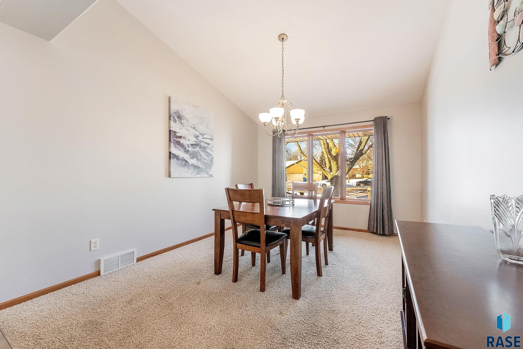 1804 S Strabane Cir Circle, Sioux Falls, South Dakota image 11