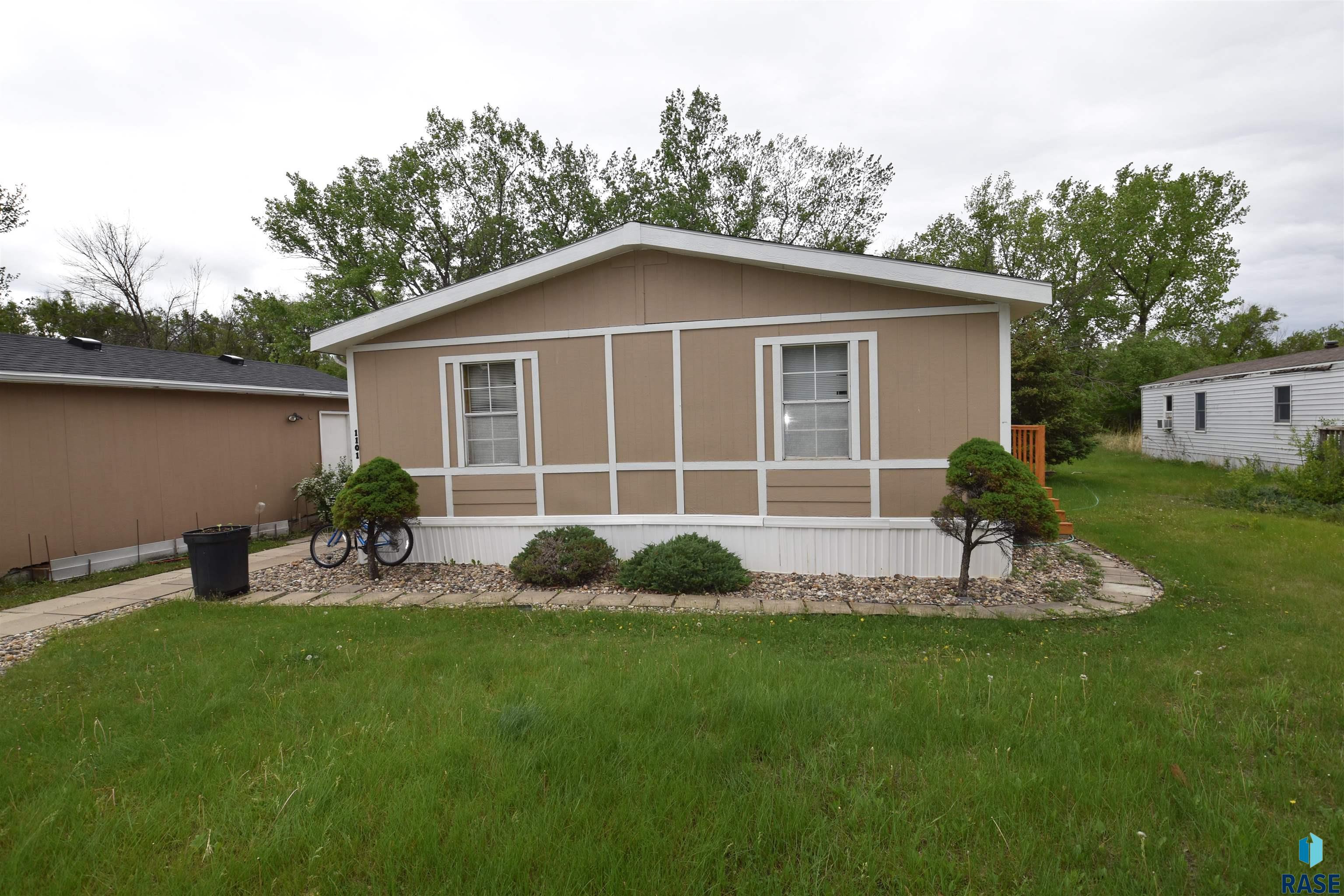1101 N Mayflower Pl Place, Sioux Falls, New Jersey image 1