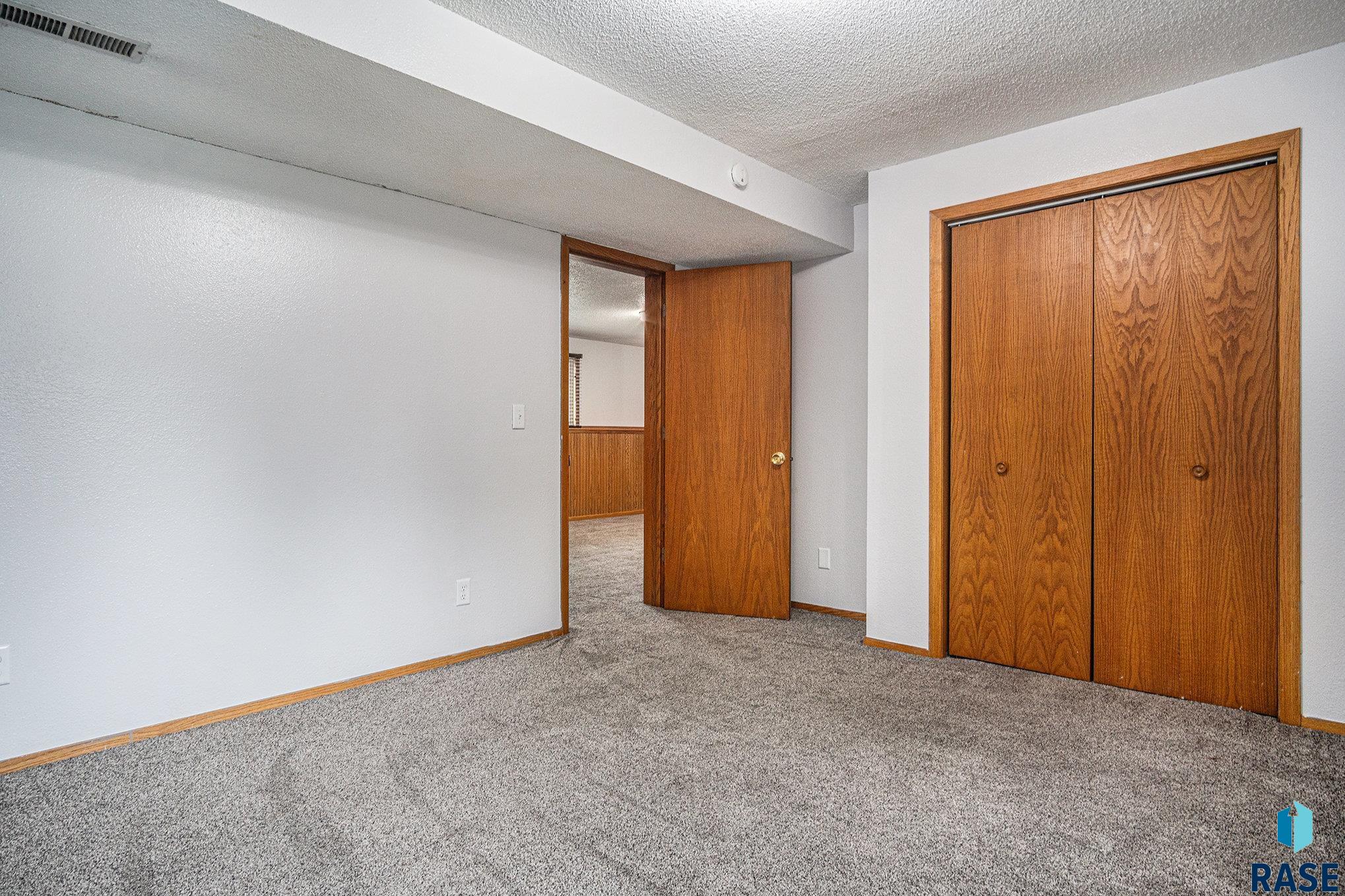 905 S Suburban Dr Drive, Sioux Falls, New Jersey image 19