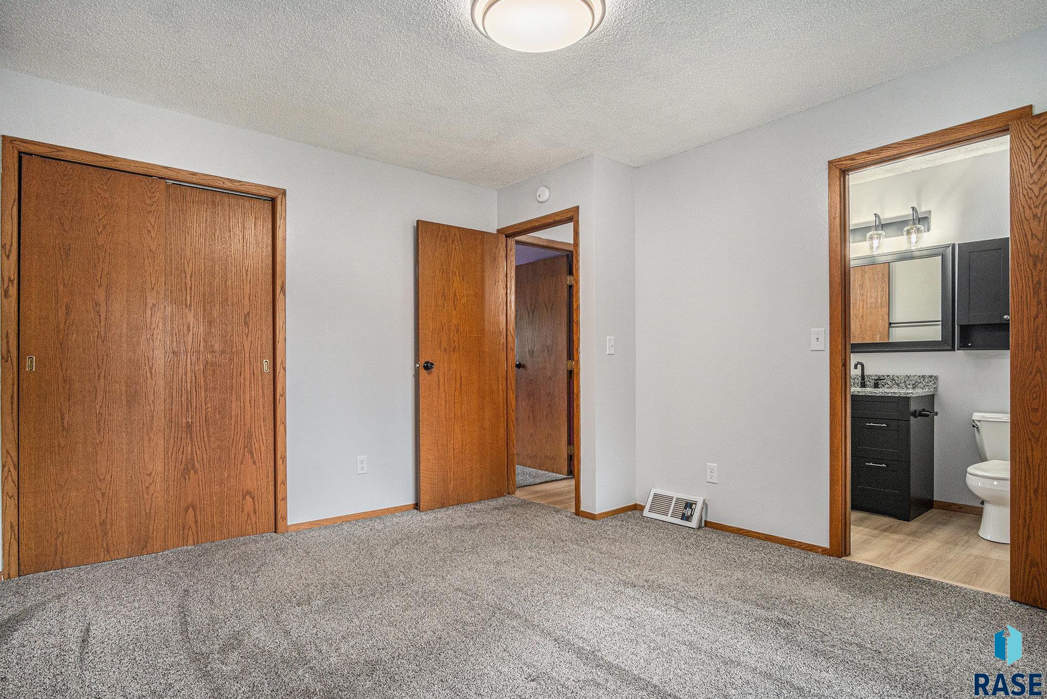 905 S Suburban Dr Drive, Sioux Falls, New Jersey image 13