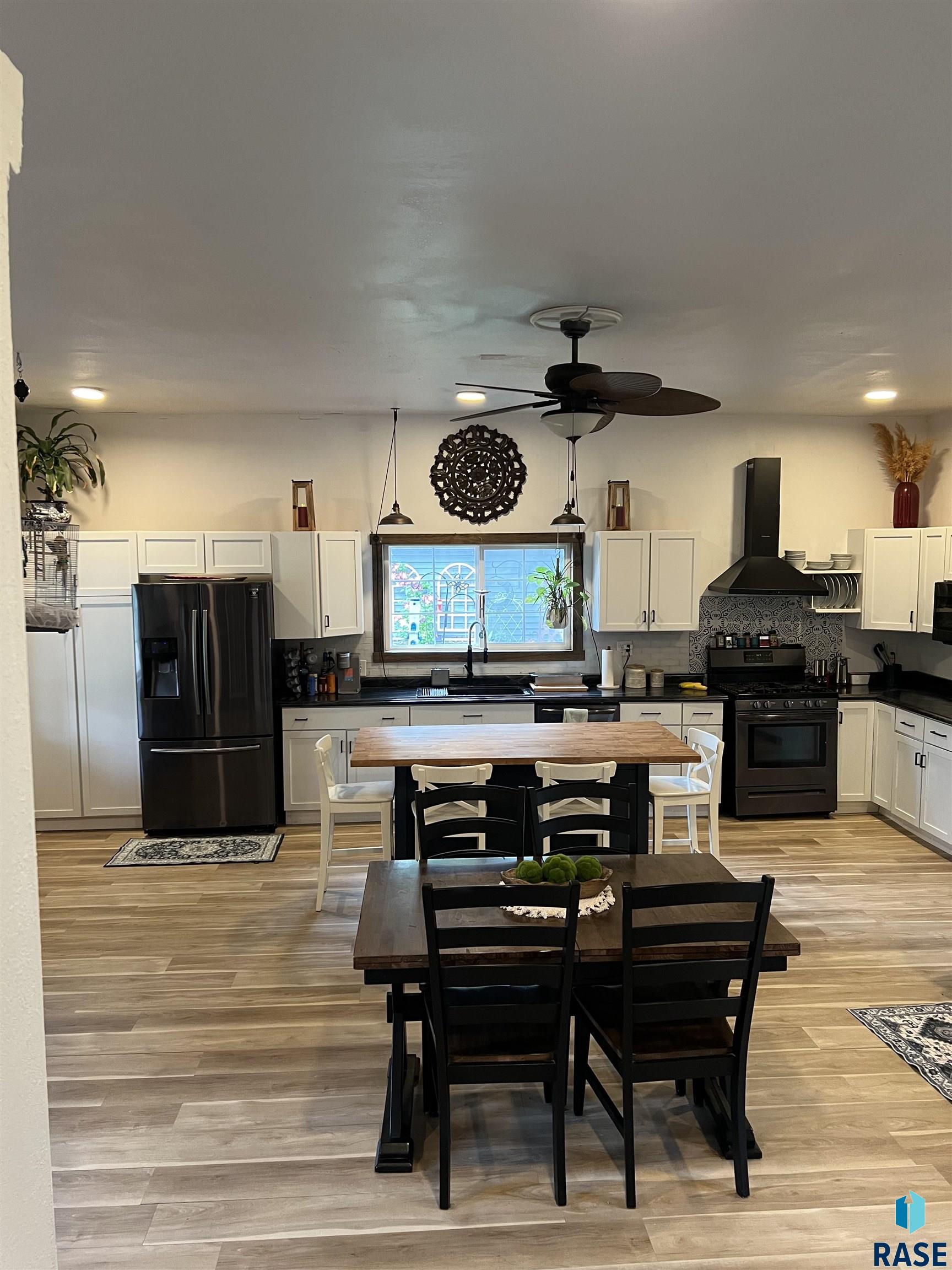 Tyndall, South Dakota 57066, United States, 3 Bedrooms Bedrooms, ,2 BathroomsBathrooms,Residential,Active,135274