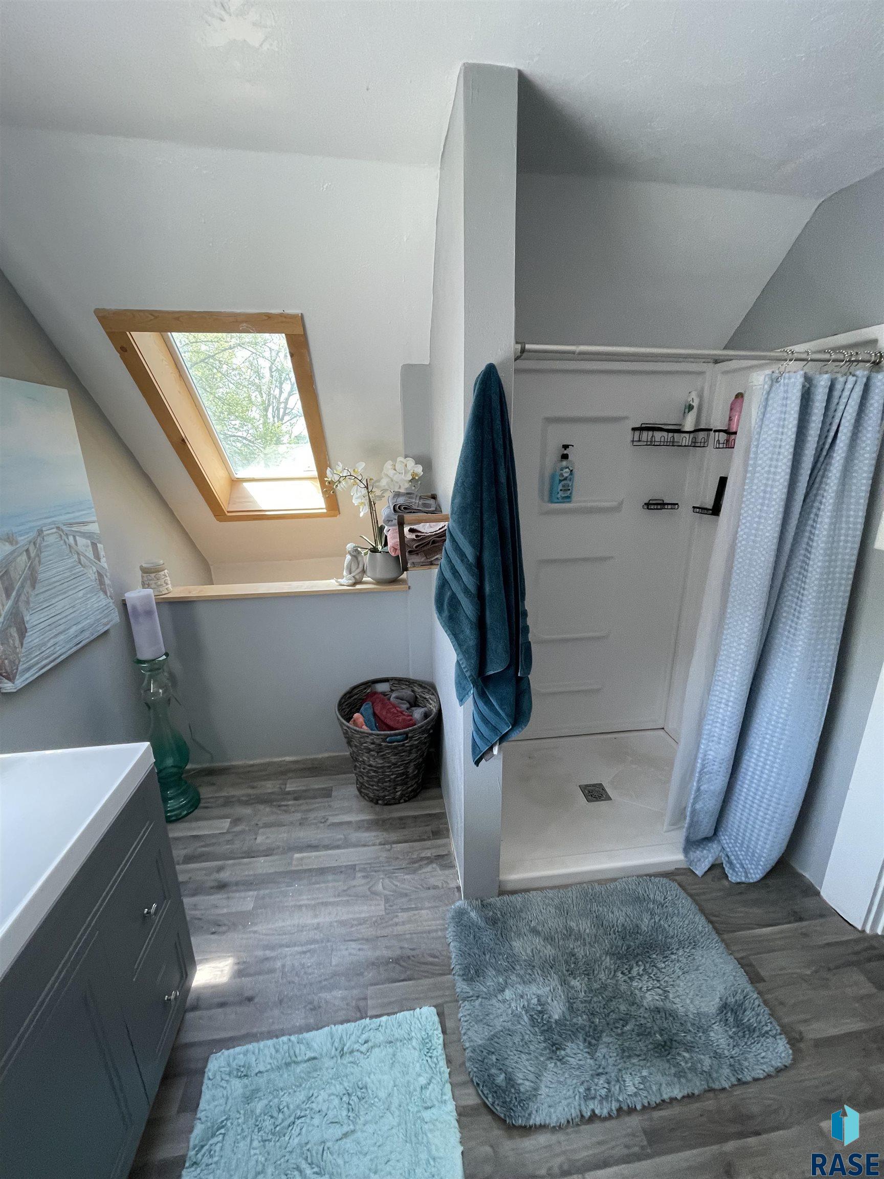 Tyndall, South Dakota 57066, United States, 3 Bedrooms Bedrooms, ,2 BathroomsBathrooms,Residential,Active,135274