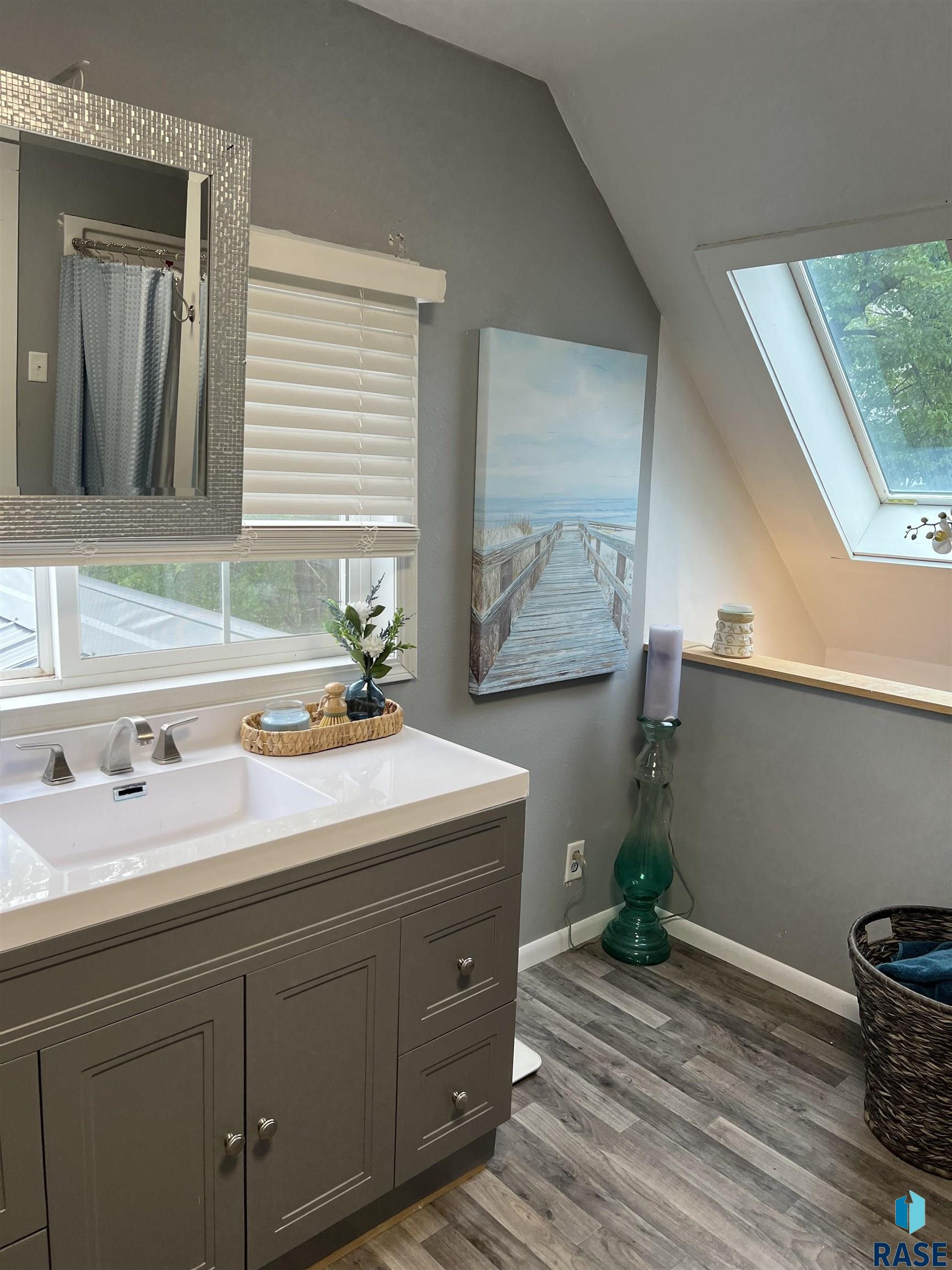 Tyndall, South Dakota 57066, United States, 3 Bedrooms Bedrooms, ,2 BathroomsBathrooms,Residential,Active,135274