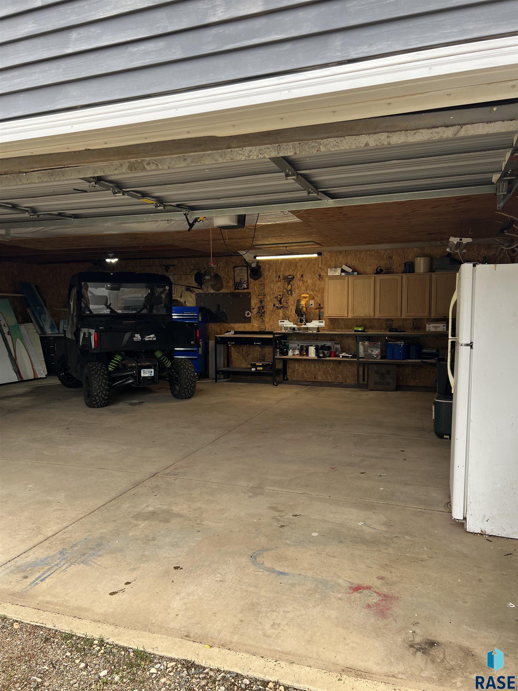 Tyndall, South Dakota 57066, United States, 3 Bedrooms Bedrooms, ,2 BathroomsBathrooms,Residential,Active,135274