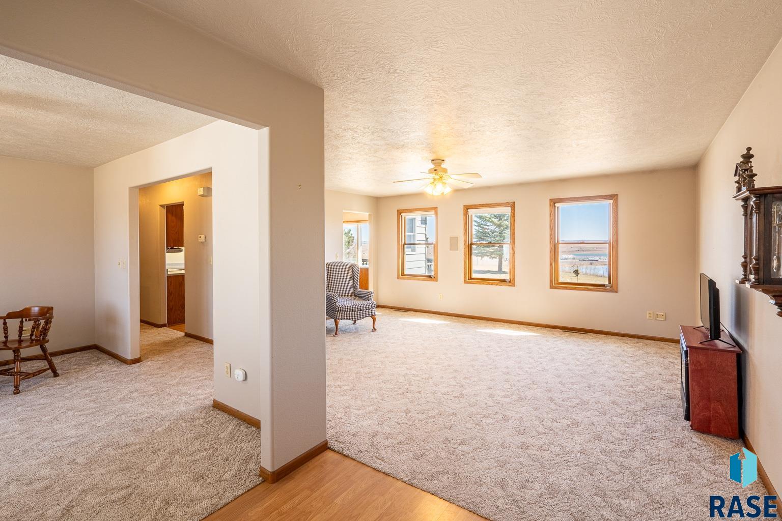 1406 Michael Cir Circle, Montrose, South Dakota image 14
