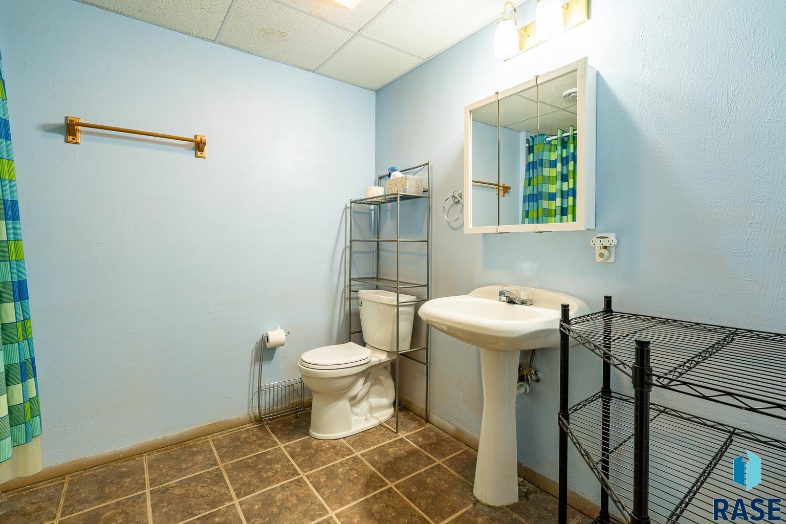 1406 Michael Cir Circle, Montrose, South Dakota image 28