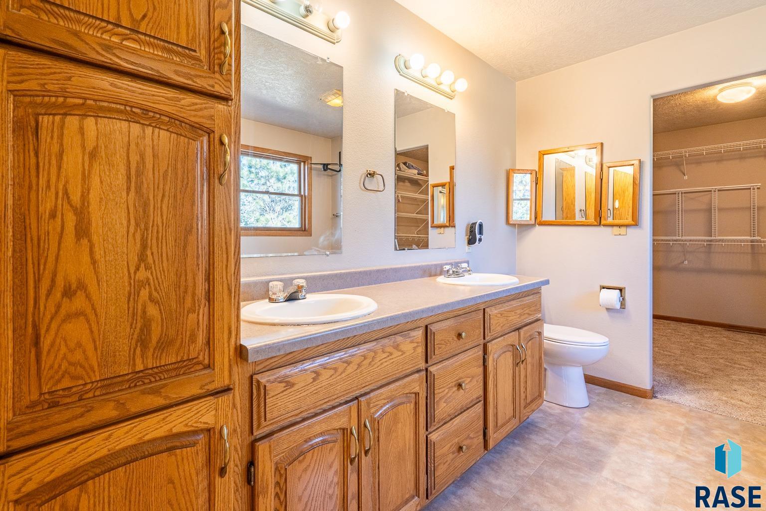 1406 Michael Cir Circle, Montrose, South Dakota image 23