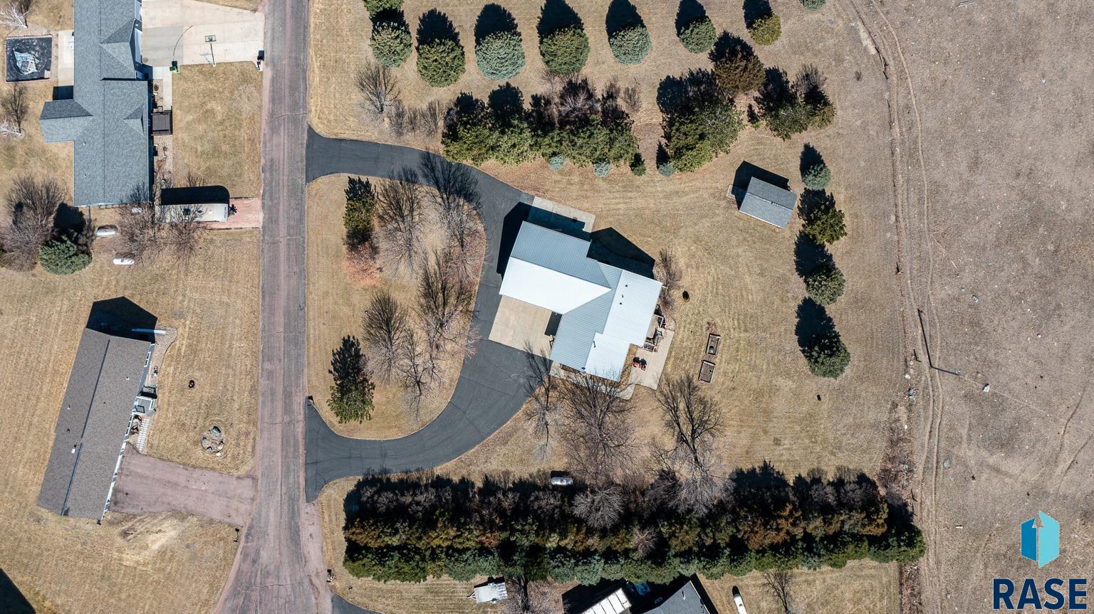 1406 Michael Cir Circle, Montrose, South Dakota image 4