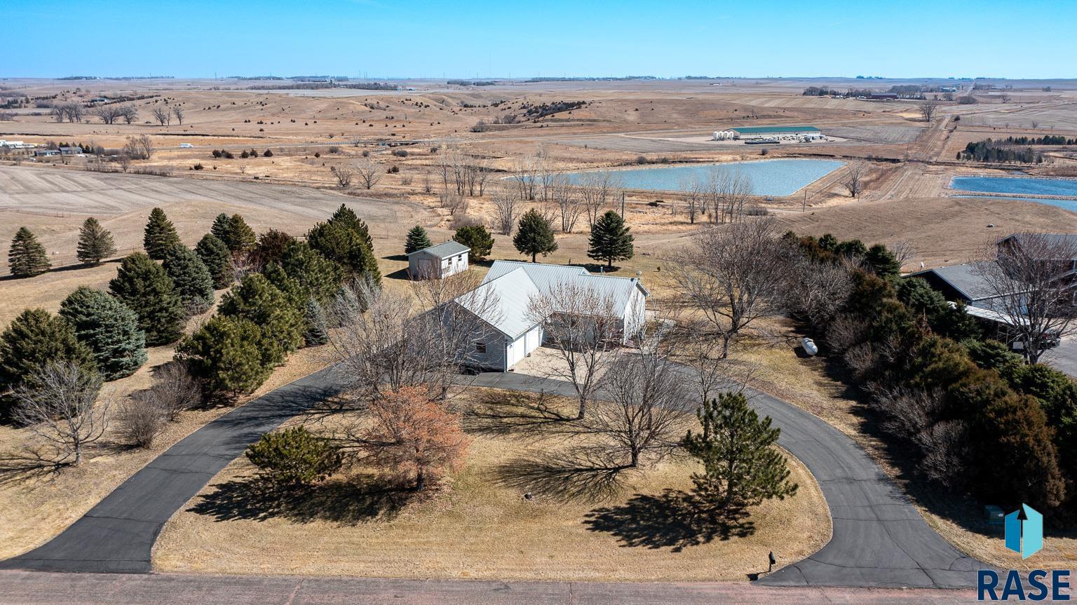 1406 Michael Cir Circle, Montrose, South Dakota image 1