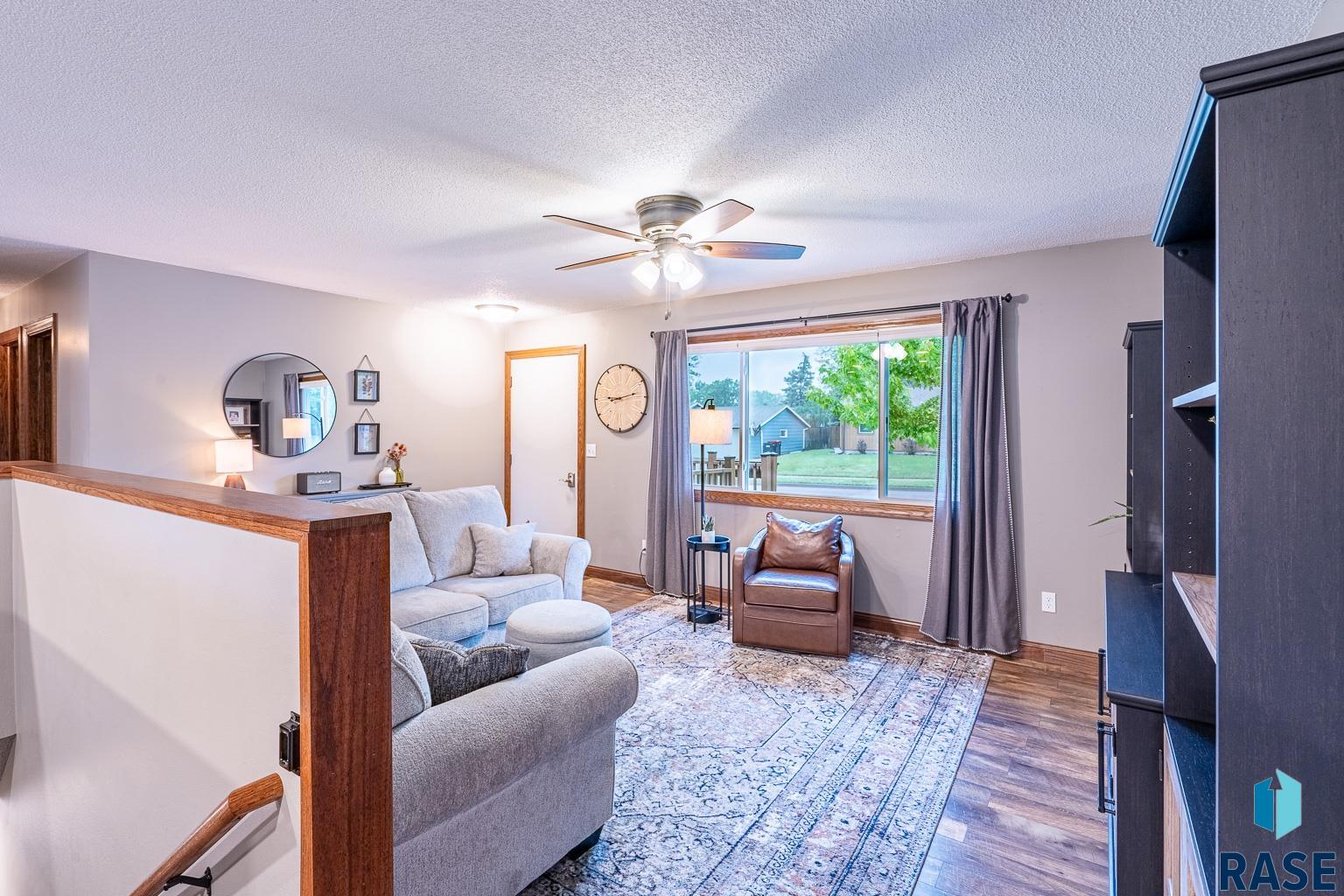 208 E Glennwood Dr Drive, Brandon, South Dakota image 11
