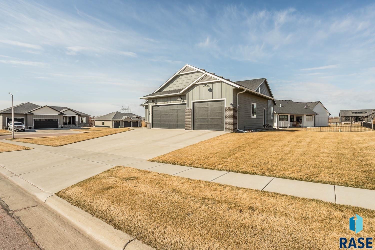 609 S Douglas Fir Ave Avenue, Sioux Falls, South Dakota image 3