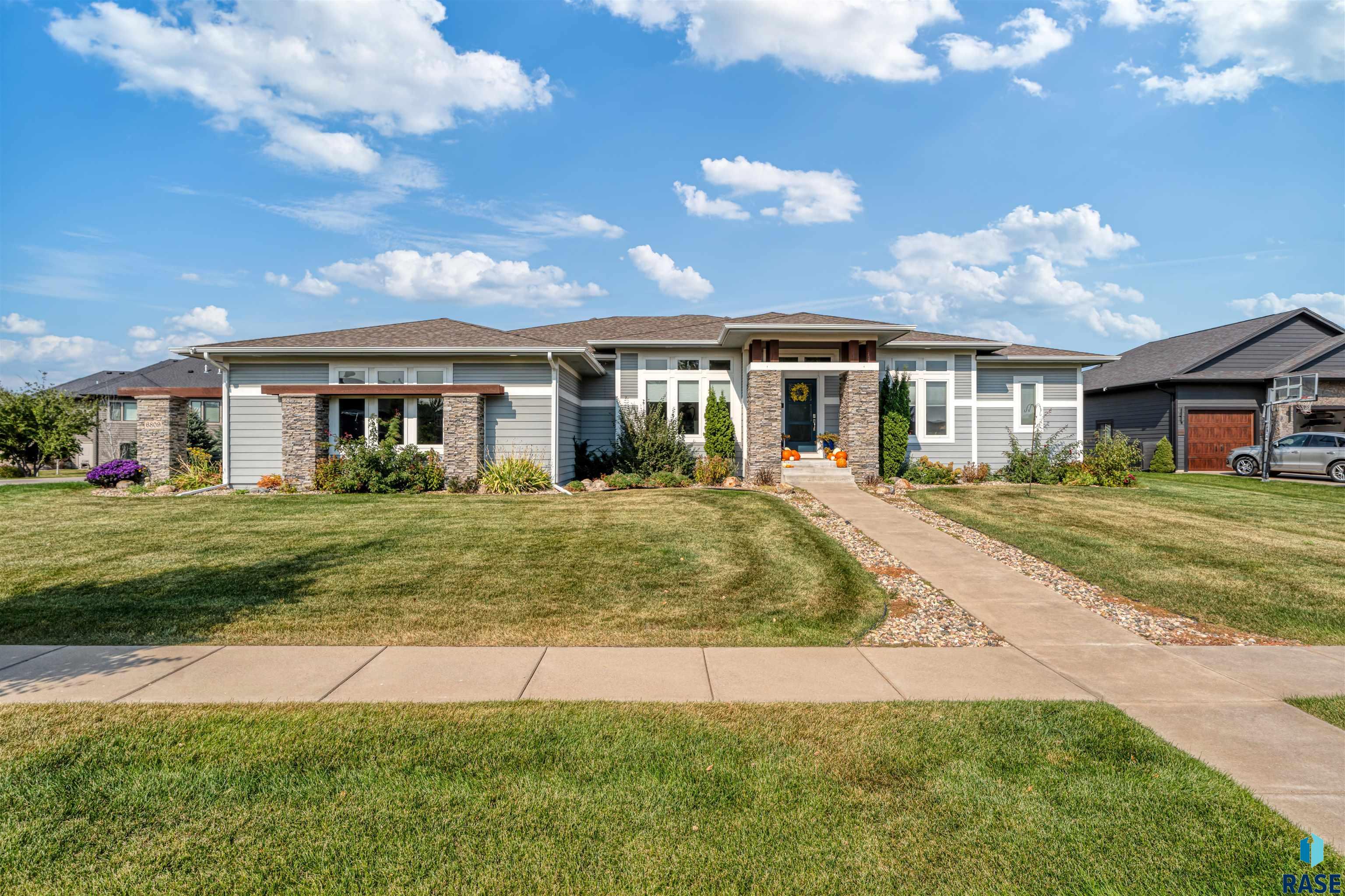 6809 S Jovan Cir Circle, Sioux Falls, South Dakota image 1