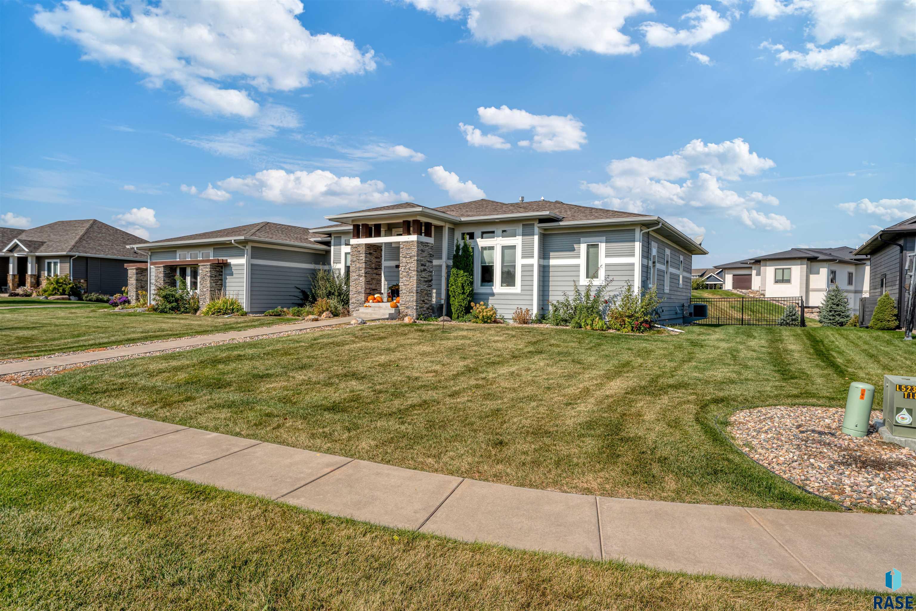 6809 S Jovan Cir Circle, Sioux Falls, South Dakota image 2