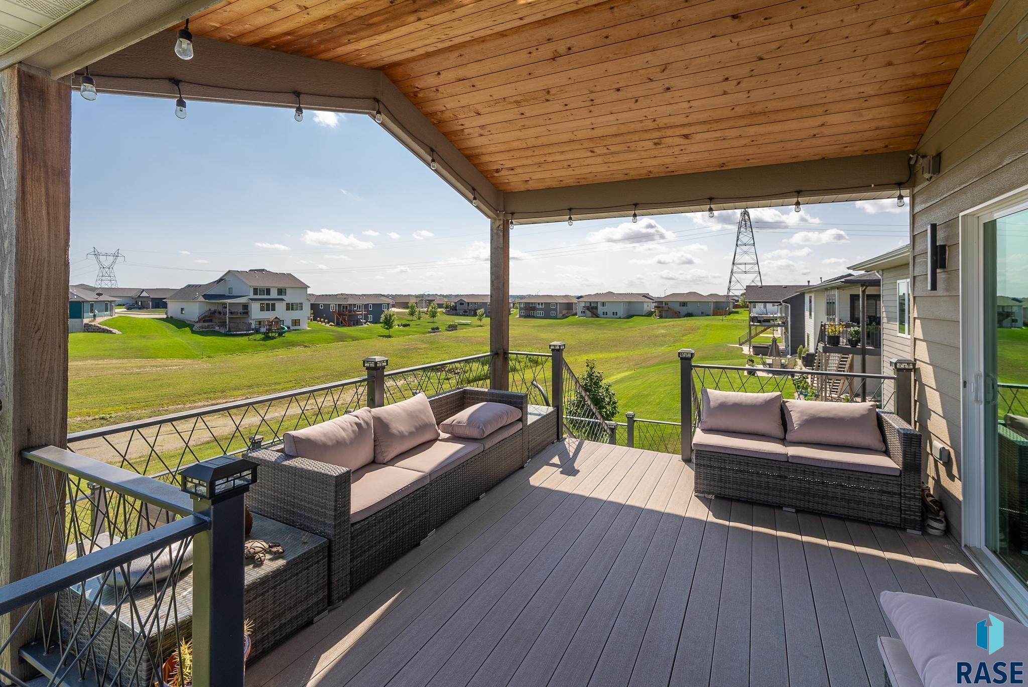 Sioux Falls, South Dakota 57110, United States, 2 Bedrooms Bedrooms, ,3 BathroomsBathrooms,Residential,Active,13204