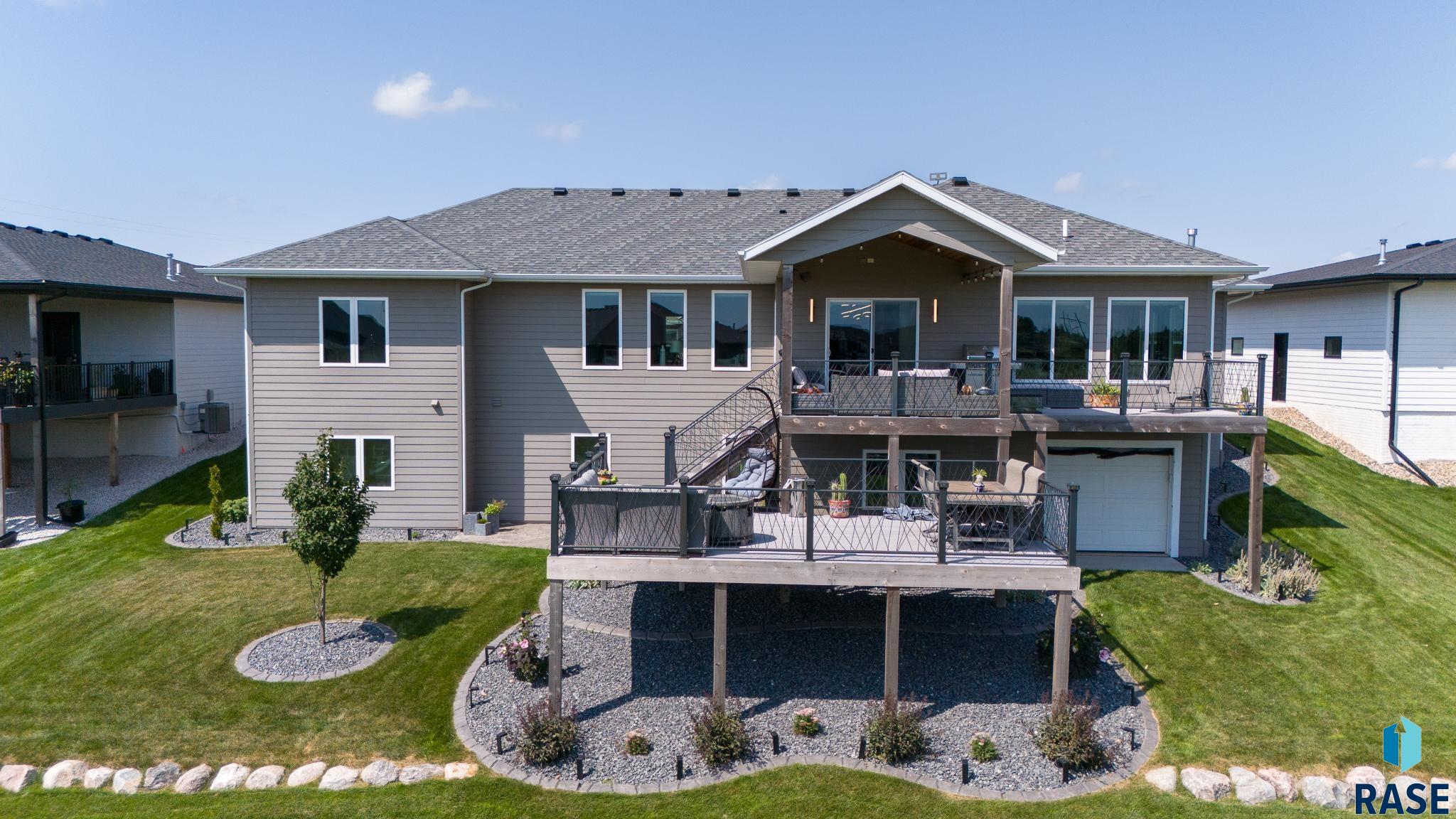 Sioux Falls, South Dakota 57110, United States, 2 Bedrooms Bedrooms, ,3 BathroomsBathrooms,Residential,Active,13204