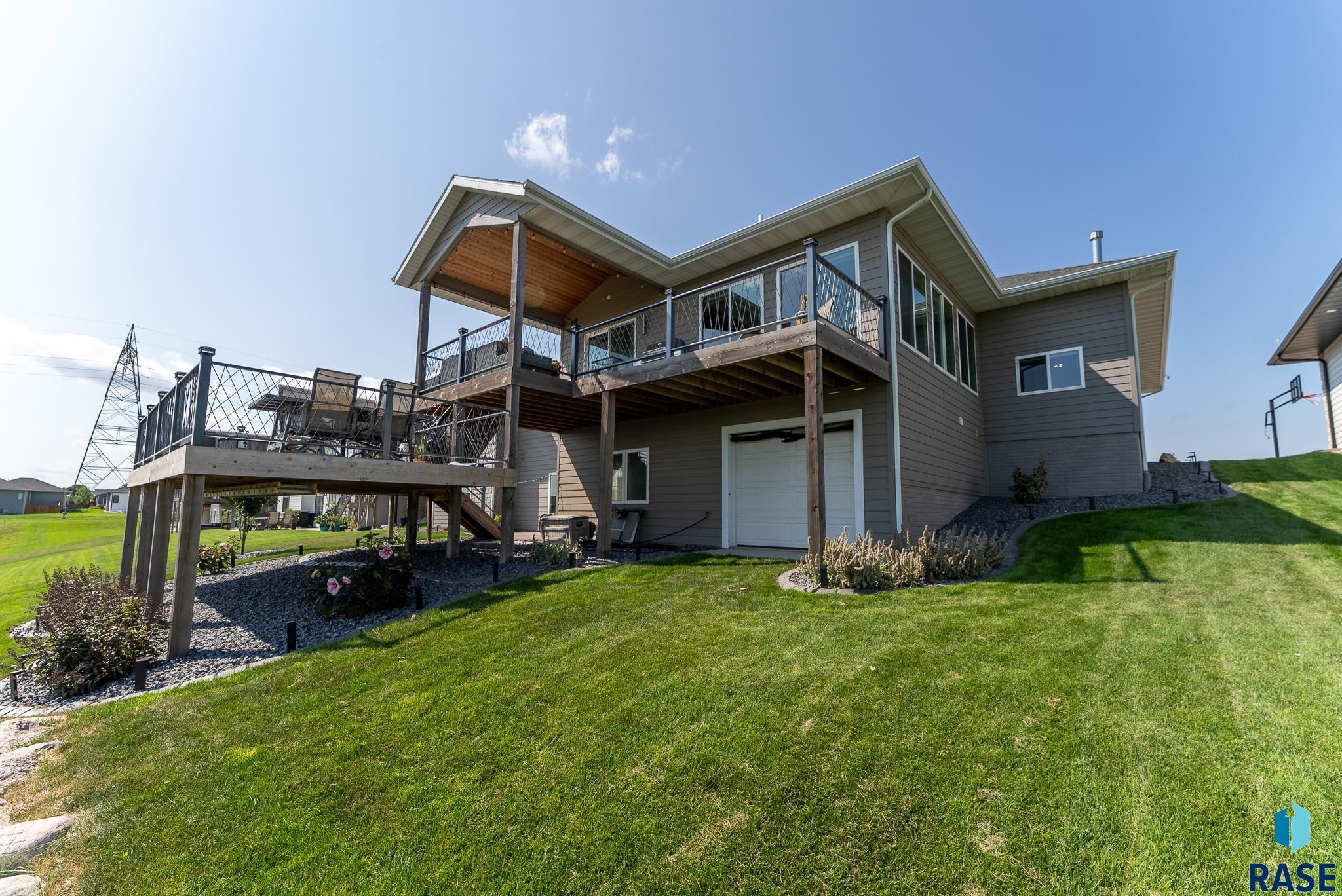 Sioux Falls, South Dakota 57110, United States, 2 Bedrooms Bedrooms, ,3 BathroomsBathrooms,Residential,Active,13204