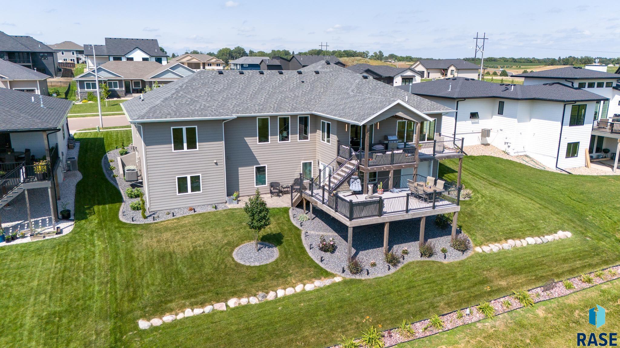 Sioux Falls, South Dakota 57110, United States, 2 Bedrooms Bedrooms, ,3 BathroomsBathrooms,Residential,Active,13204