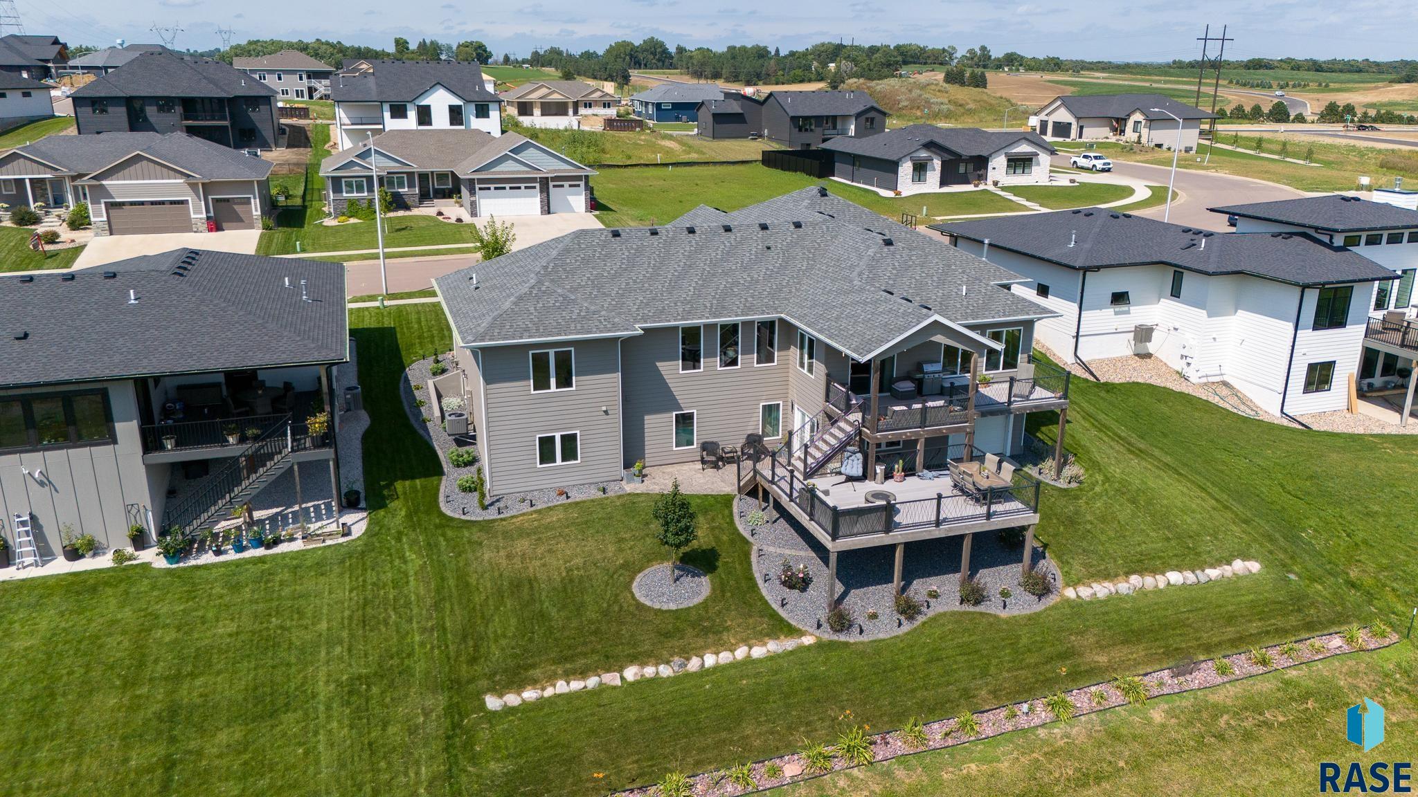 Sioux Falls, South Dakota 57110, United States, 2 Bedrooms Bedrooms, ,3 BathroomsBathrooms,Residential,Active,13204