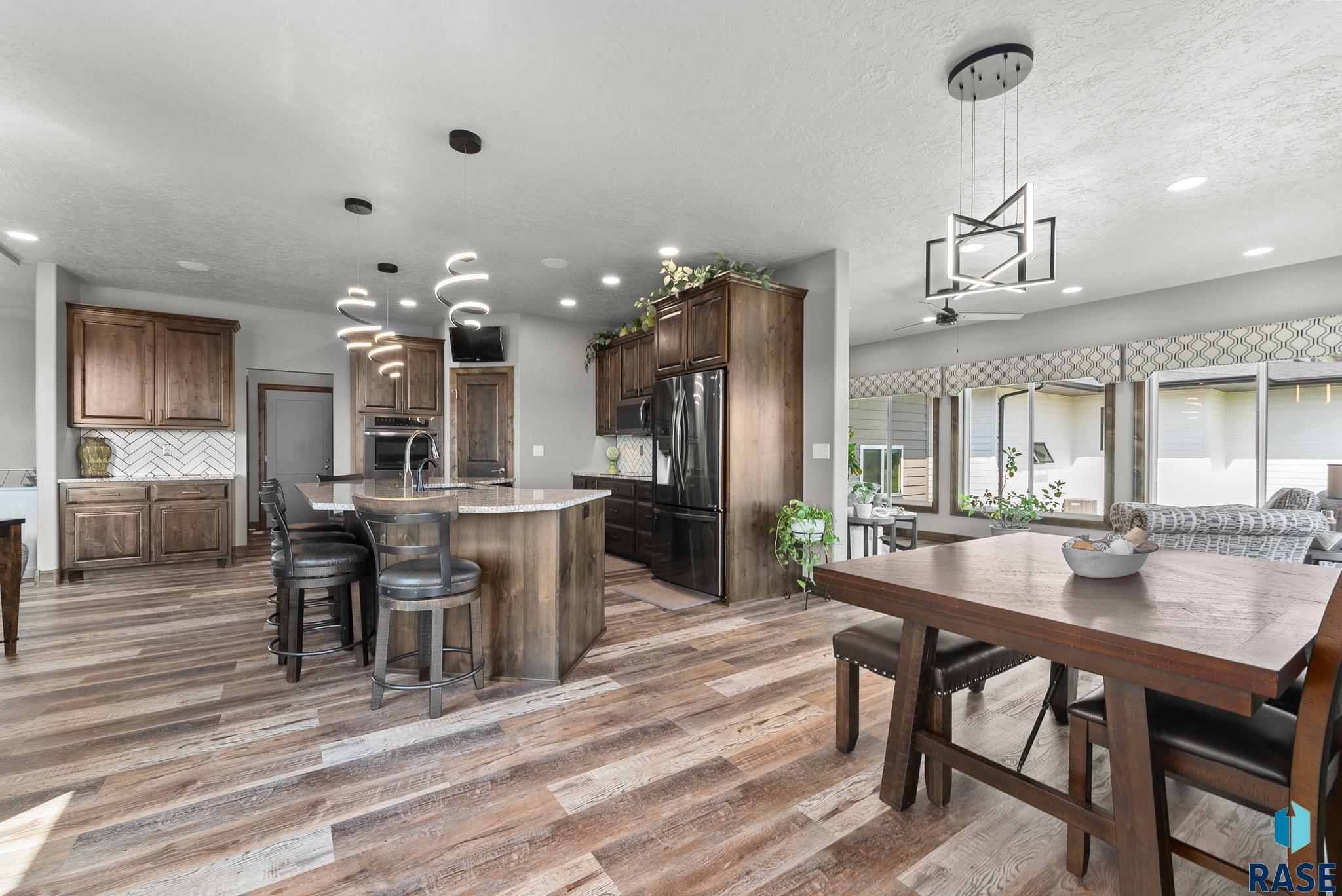 Sioux Falls, South Dakota 57110, United States, 2 Bedrooms Bedrooms, ,3 BathroomsBathrooms,Residential,Active,13204