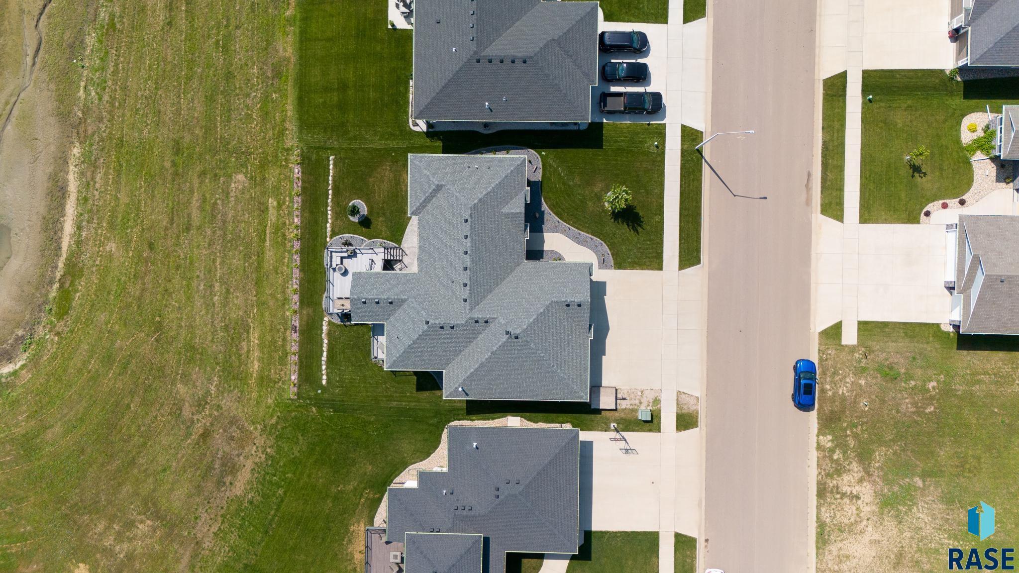 Sioux Falls, South Dakota 57110, United States, 2 Bedrooms Bedrooms, ,3 BathroomsBathrooms,Residential,Active,13204