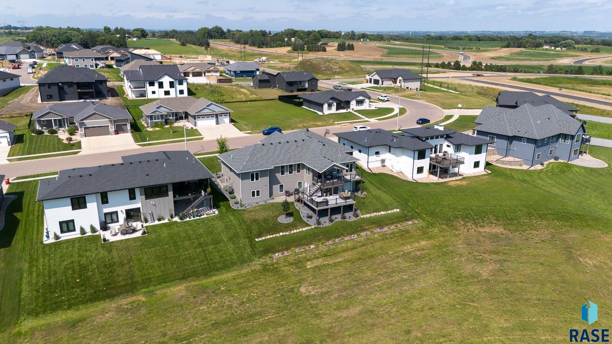 Sioux Falls, South Dakota 57110, United States, 2 Bedrooms Bedrooms, ,3 BathroomsBathrooms,Residential,Active,13204