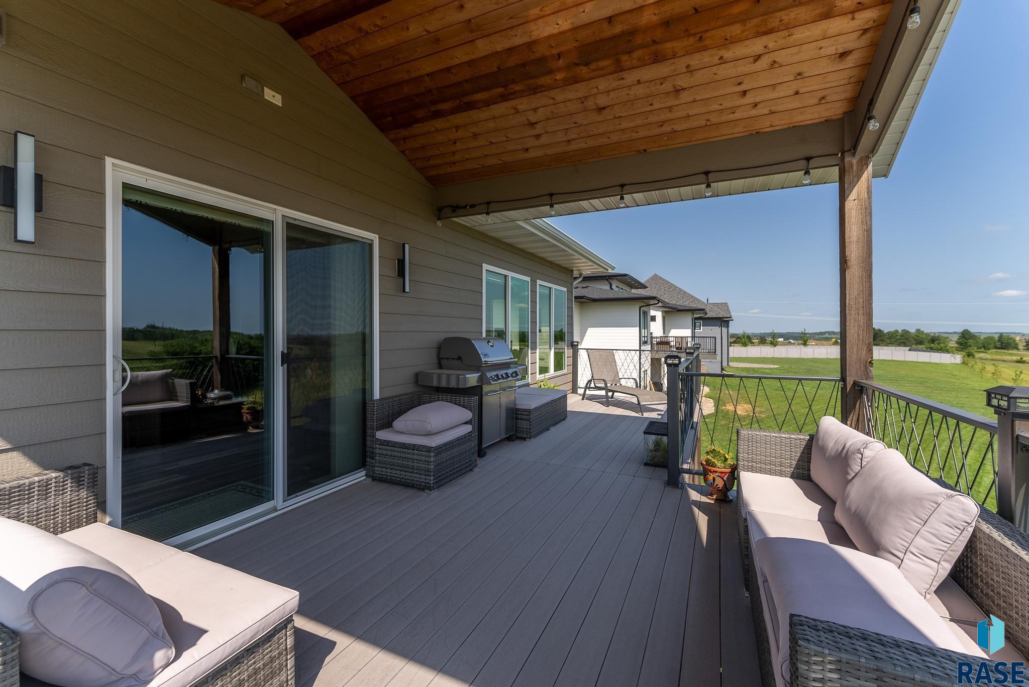 Sioux Falls, South Dakota 57110, United States, 2 Bedrooms Bedrooms, ,3 BathroomsBathrooms,Residential,Active,13204