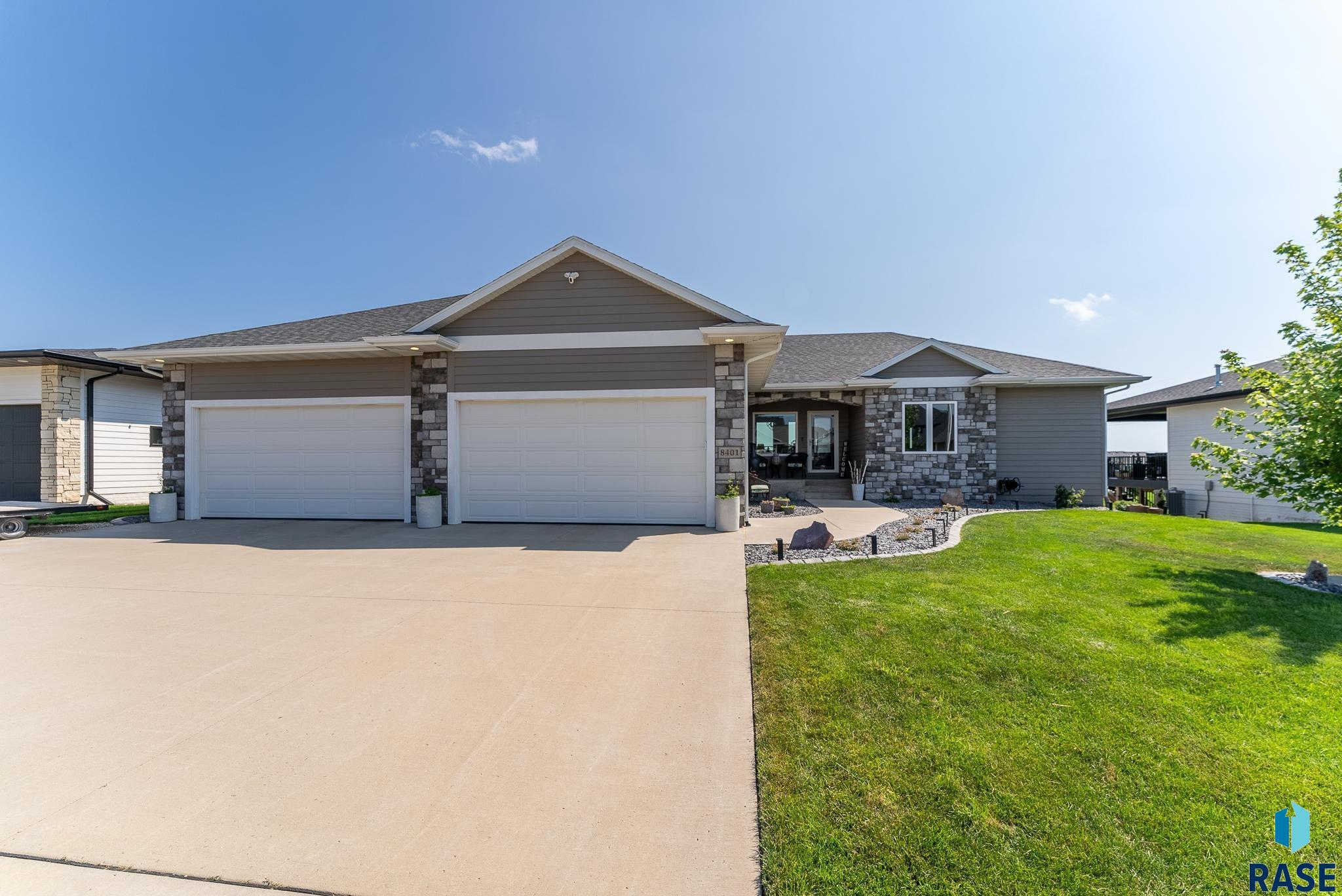 Sioux Falls, South Dakota 57110, United States, 2 Bedrooms Bedrooms, ,3 BathroomsBathrooms,Residential,Active,13204