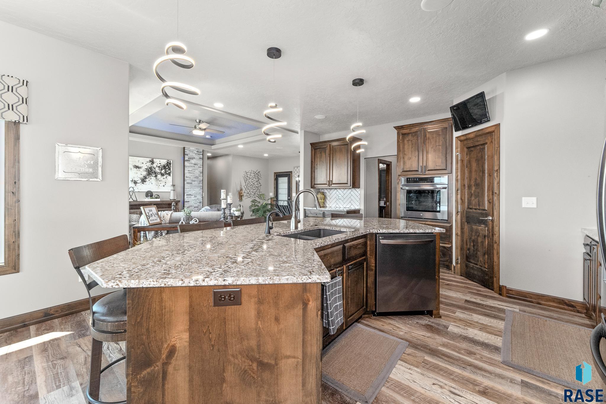 Sioux Falls, South Dakota 57110, United States, 2 Bedrooms Bedrooms, ,3 BathroomsBathrooms,Residential,Active,13204