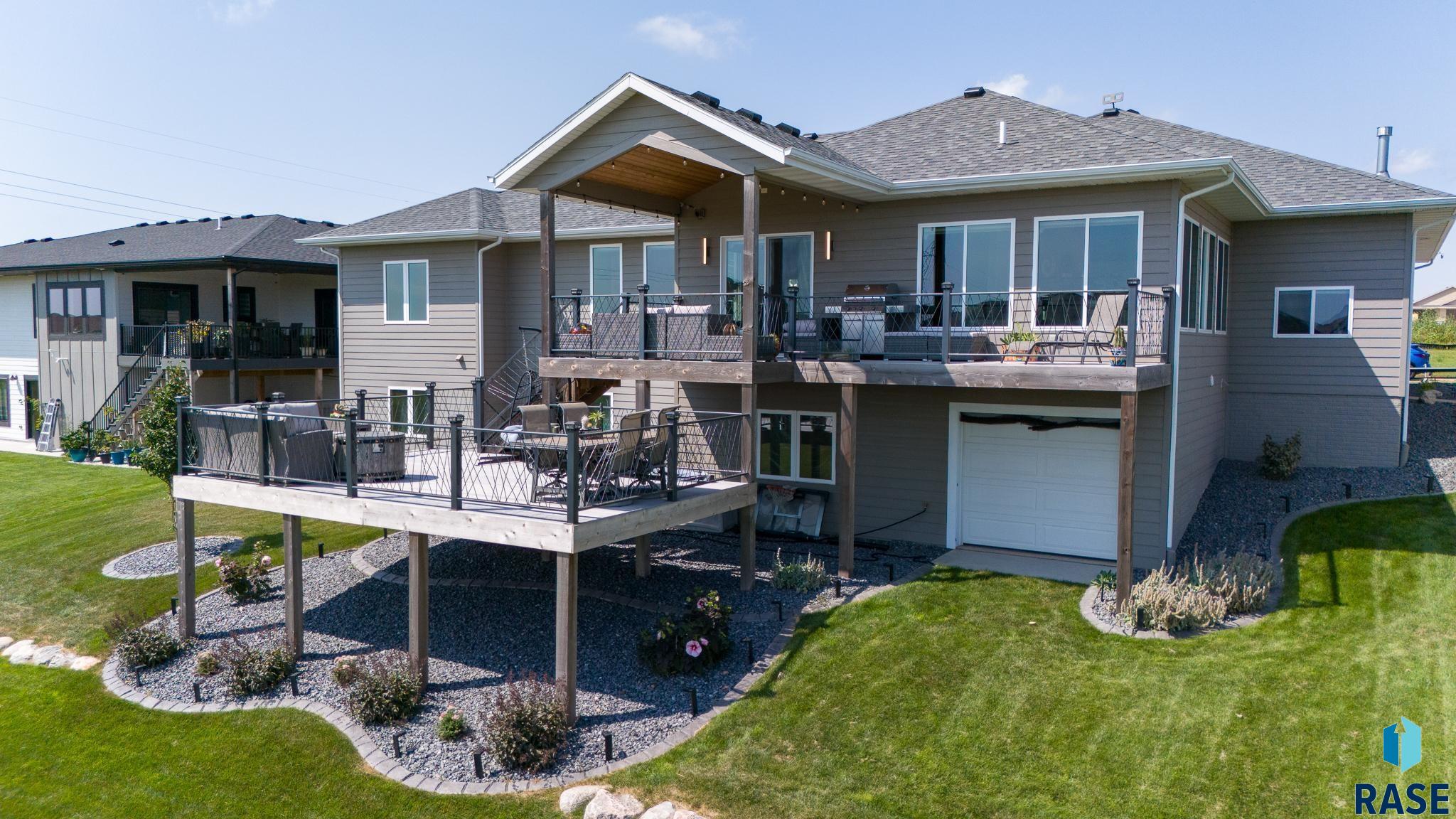 Sioux Falls, South Dakota 57110, United States, 2 Bedrooms Bedrooms, ,3 BathroomsBathrooms,Residential,Active,13204