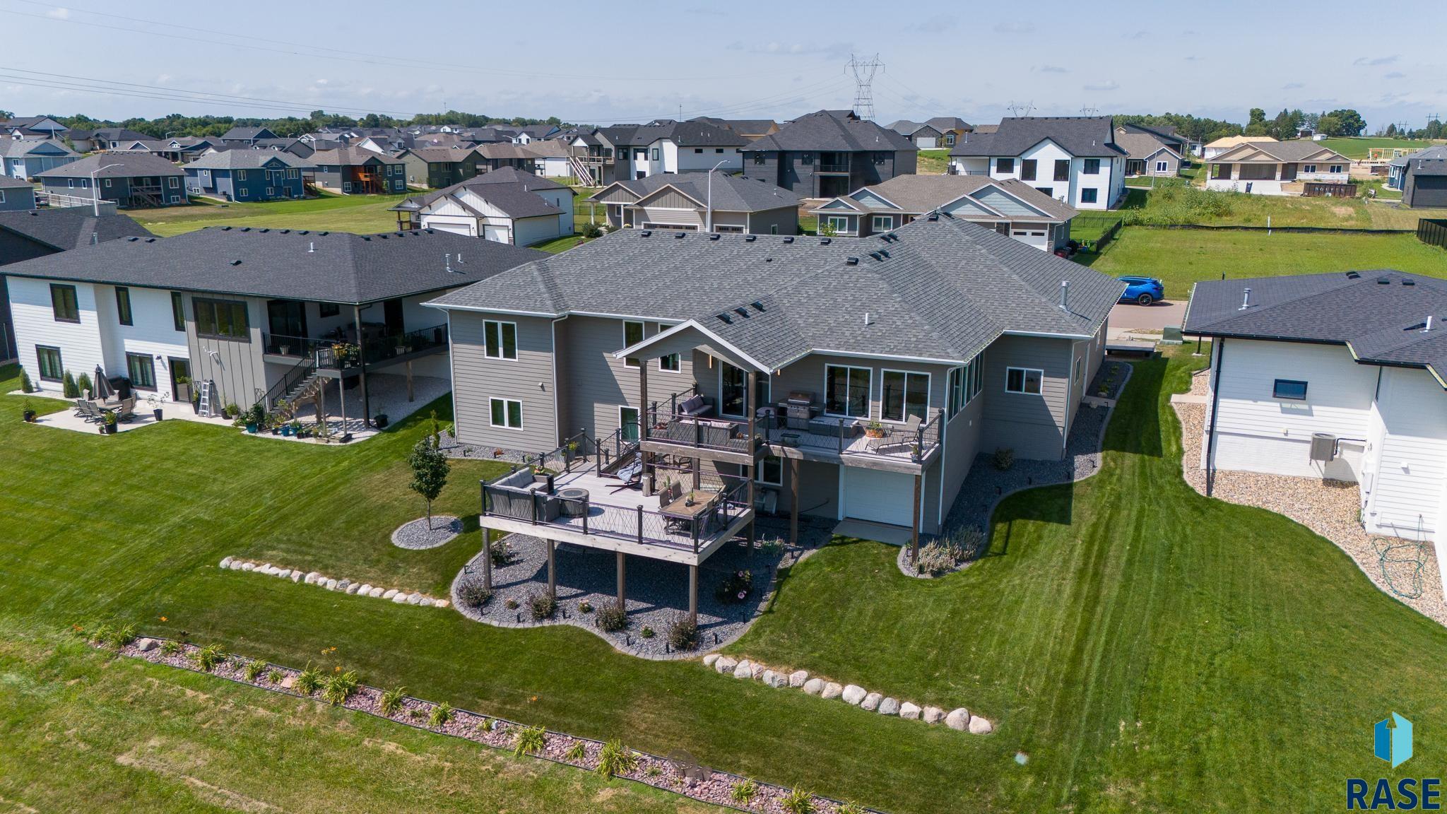 Sioux Falls, South Dakota 57110, United States, 2 Bedrooms Bedrooms, ,3 BathroomsBathrooms,Residential,Active,13204