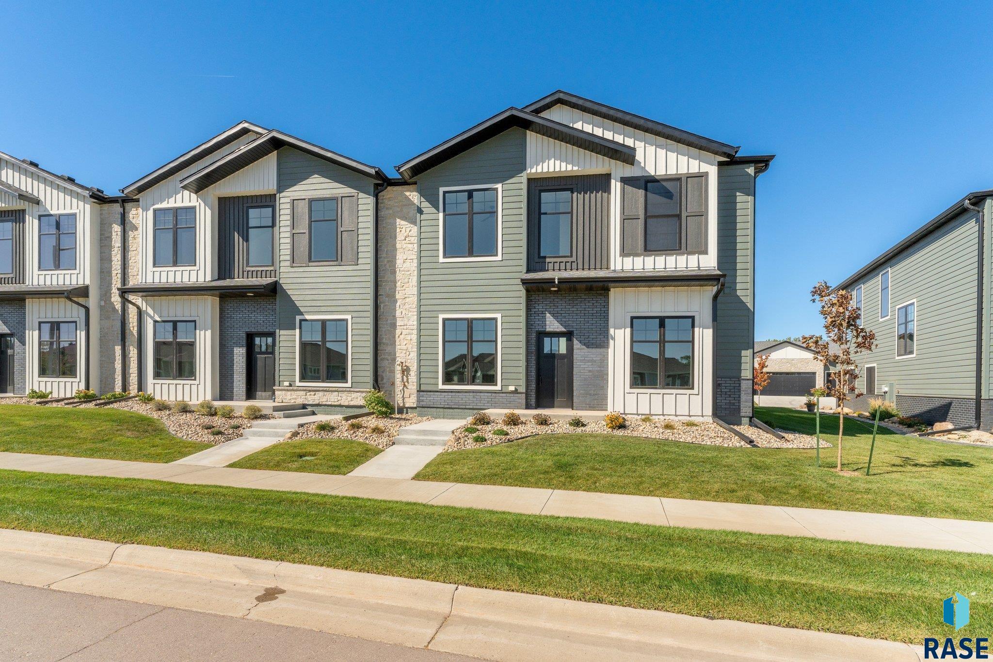 8607 W Shoreline Pl Place, Sioux Falls, South Dakota image 1